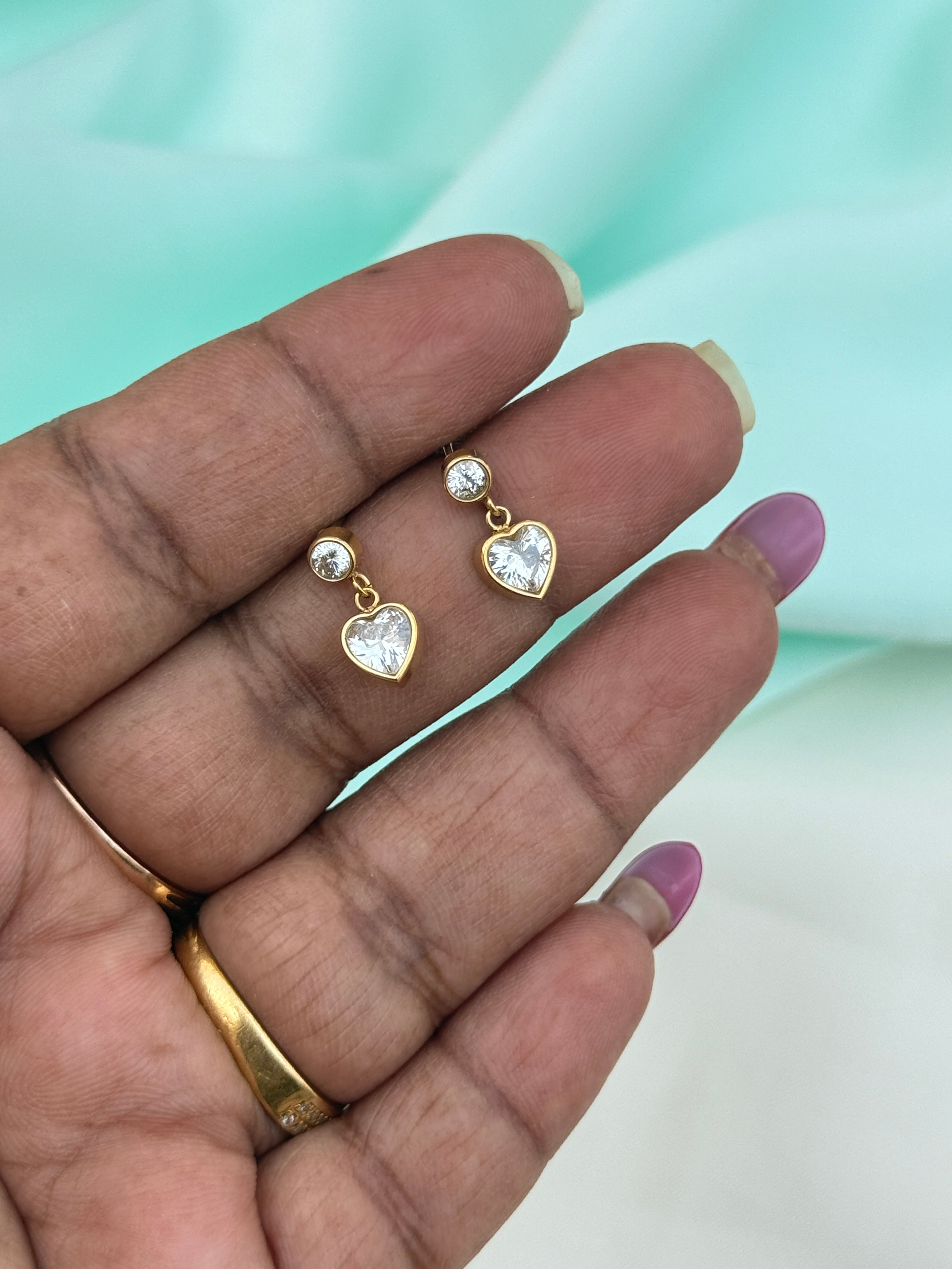 Er267 anti tarnish white stone heart earrings