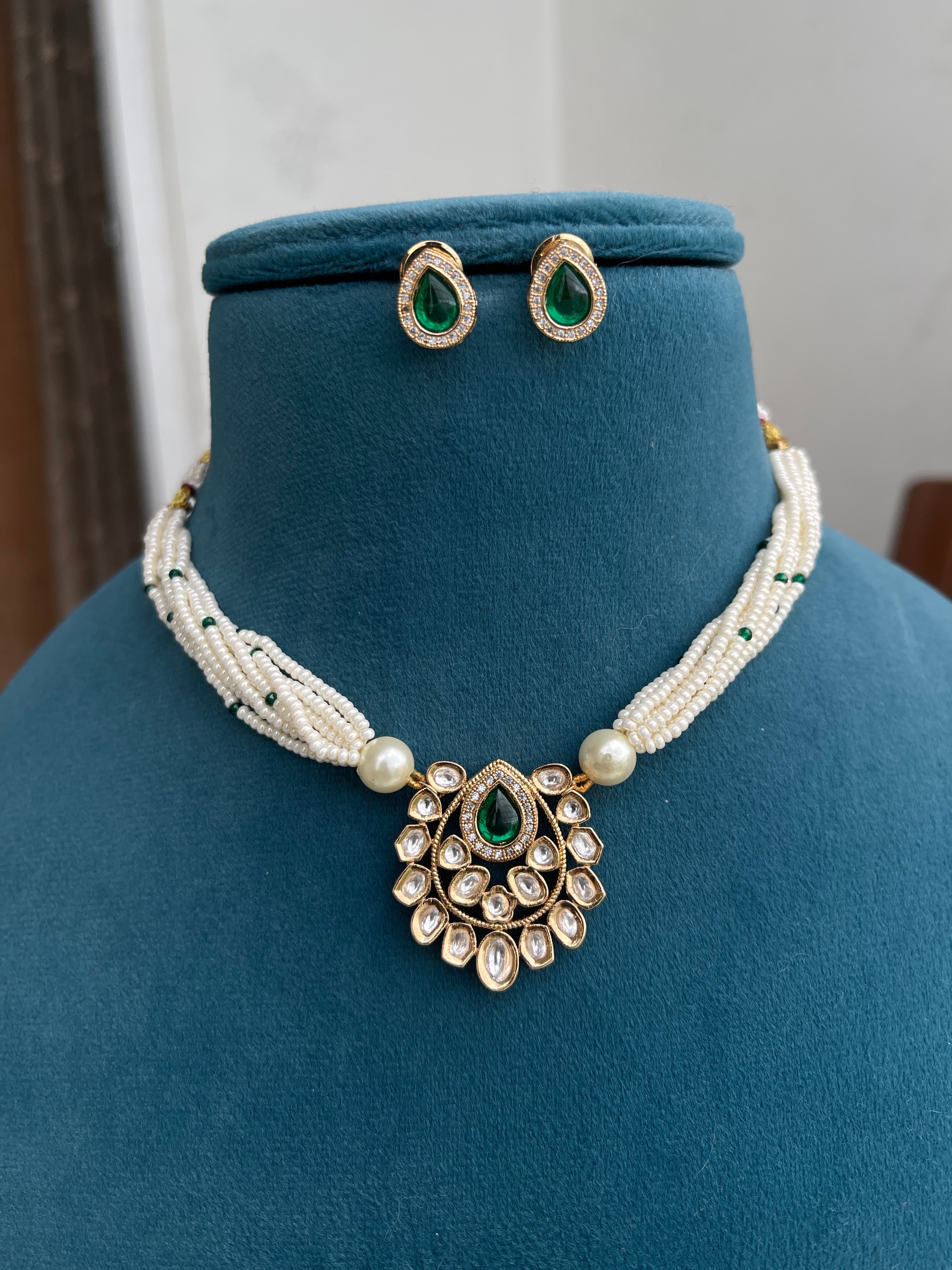 Kundan choker with earrings pr001