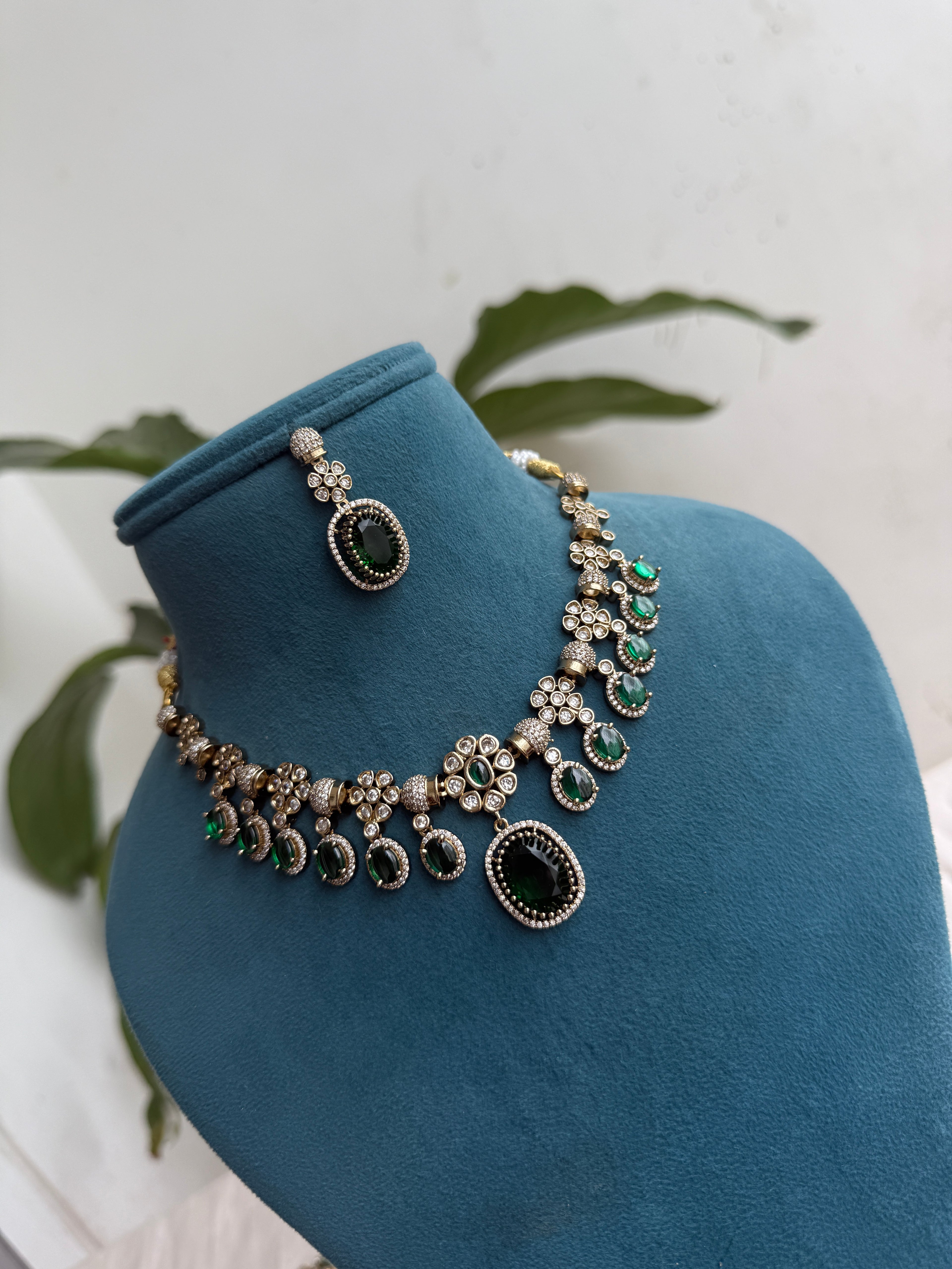 ns382 Emerald drop Kundan neckset