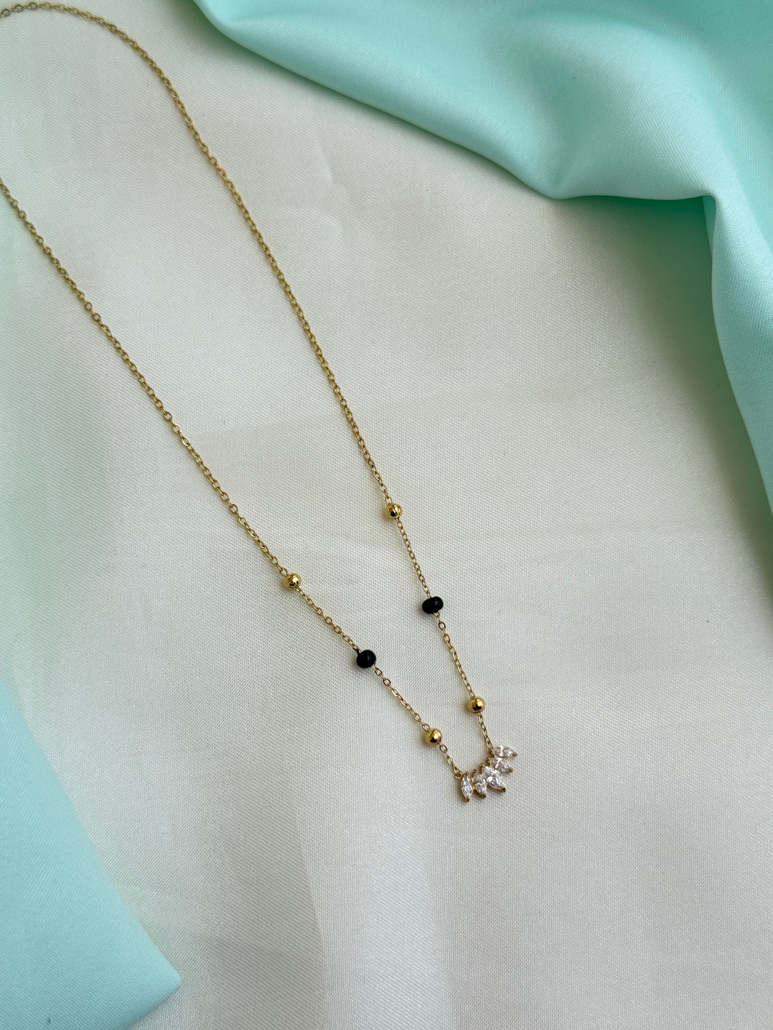 Bb120 anti tarnish gold balls 5 stones 16 to 18 inches adjustable black beads