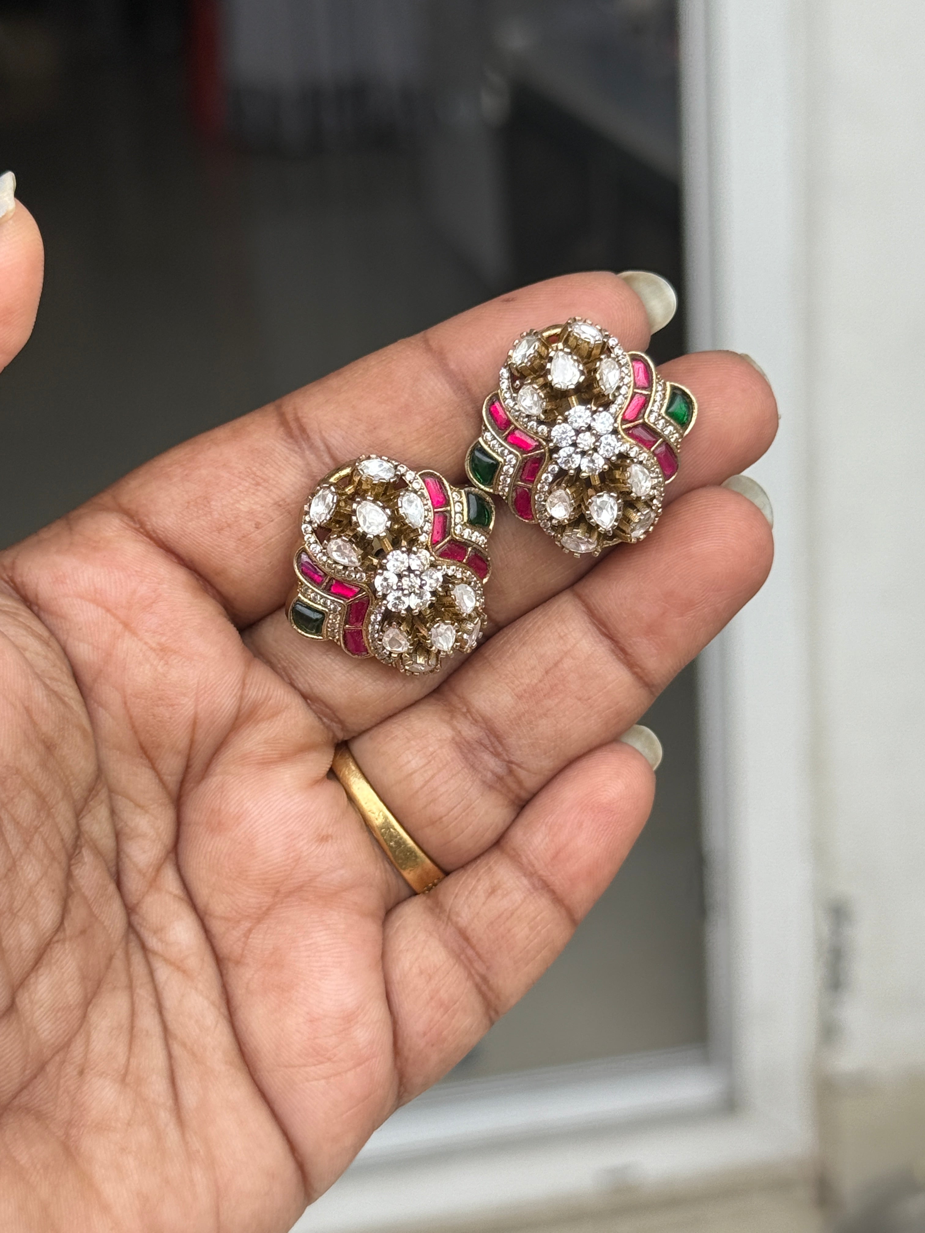 St017 jadau Kundan moissanite studs