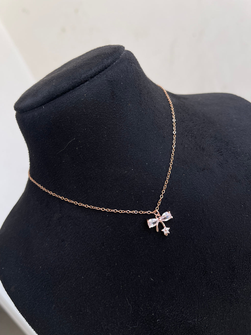 Cute bow dailywear chain with pendant