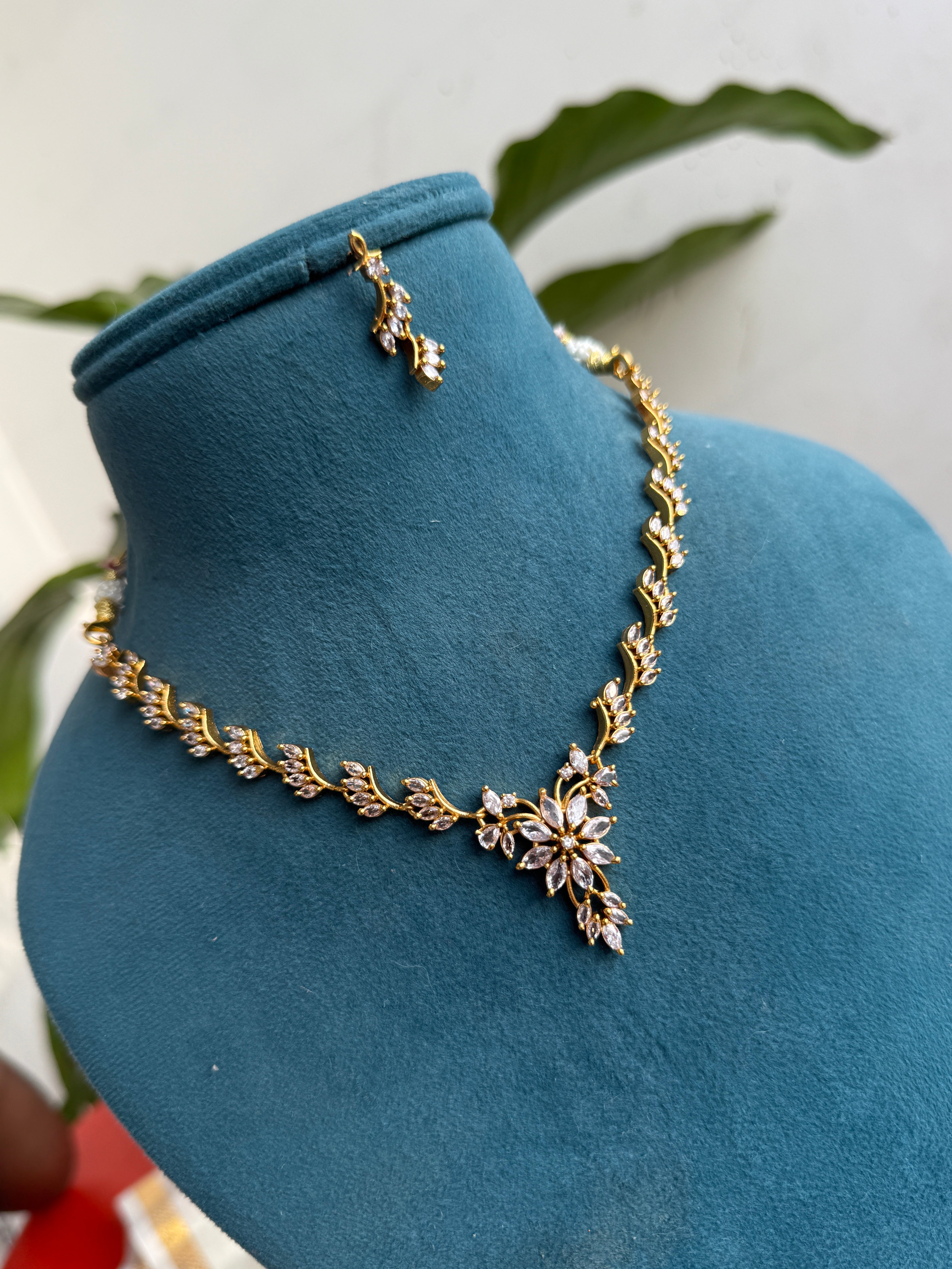 Ns475 simple flower neckset