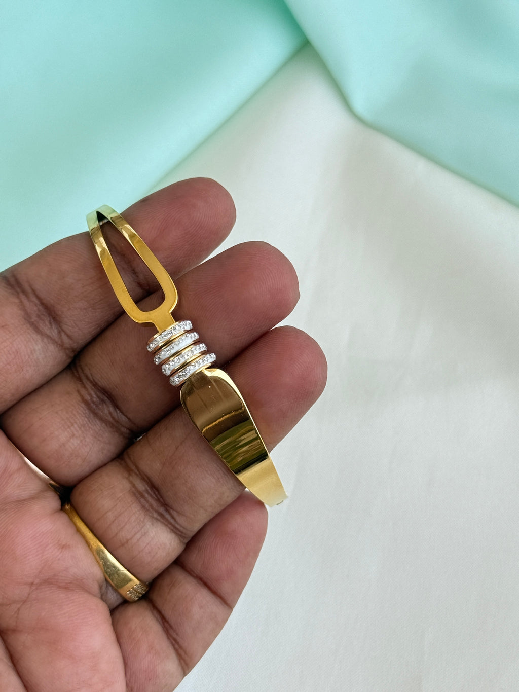 Ab570 anti tarnish 2.4 to 2.6 size openble kada bracelet