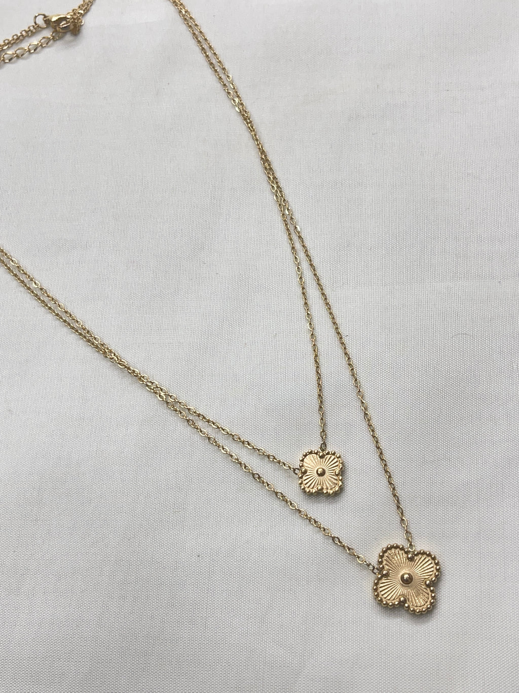 2 layers star neckline