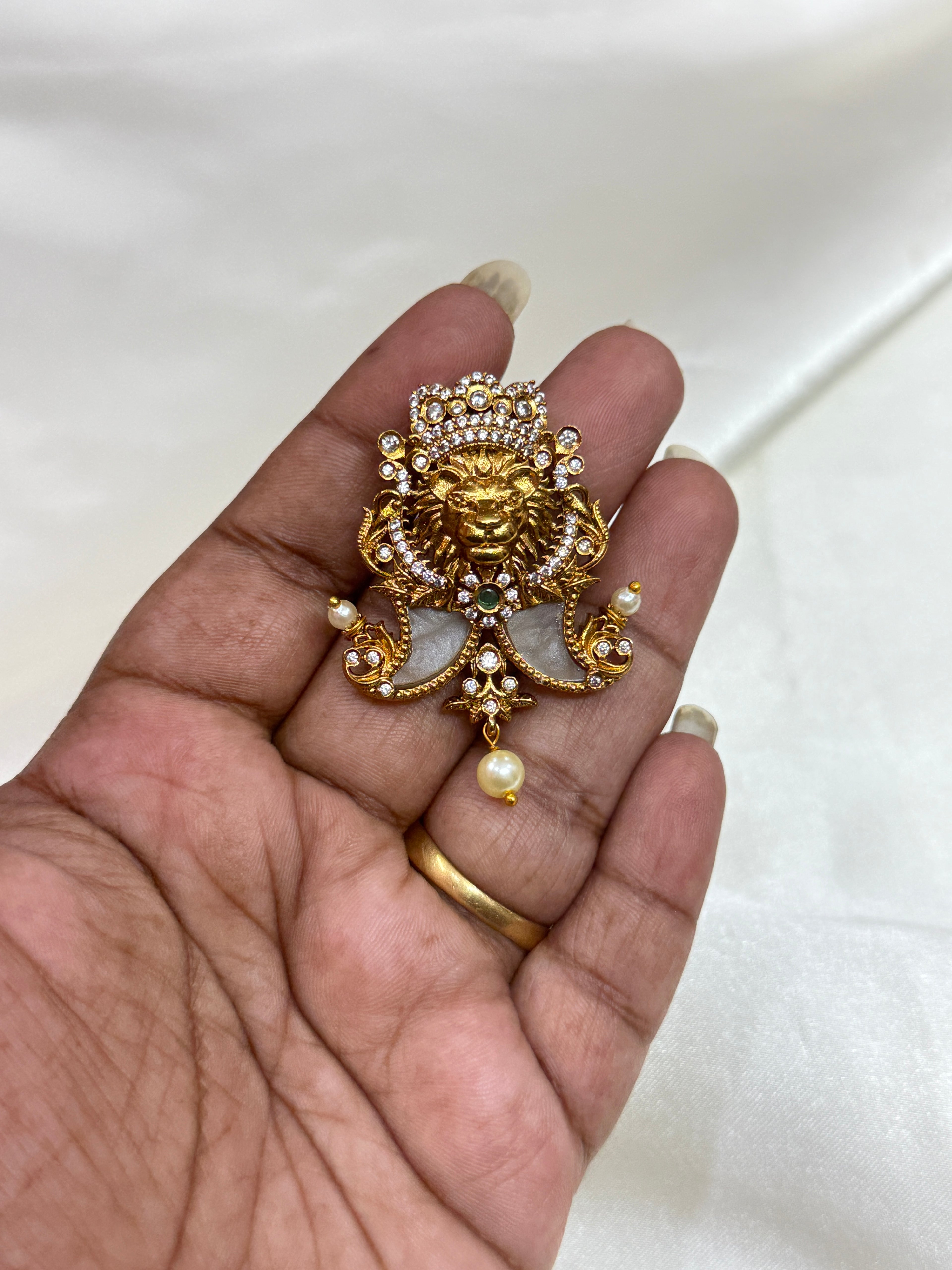Pg014 lakshmi narsimha swamy puligoru pendant