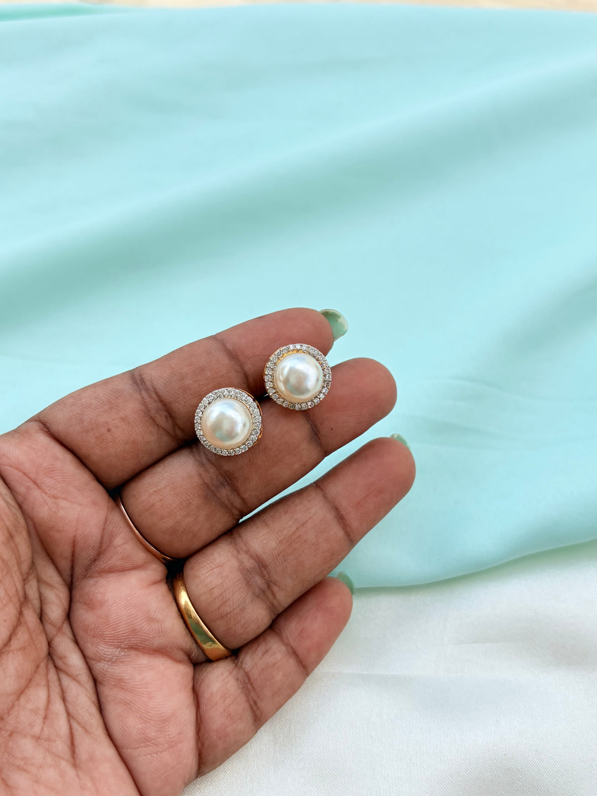 Diamond pearl stud st198