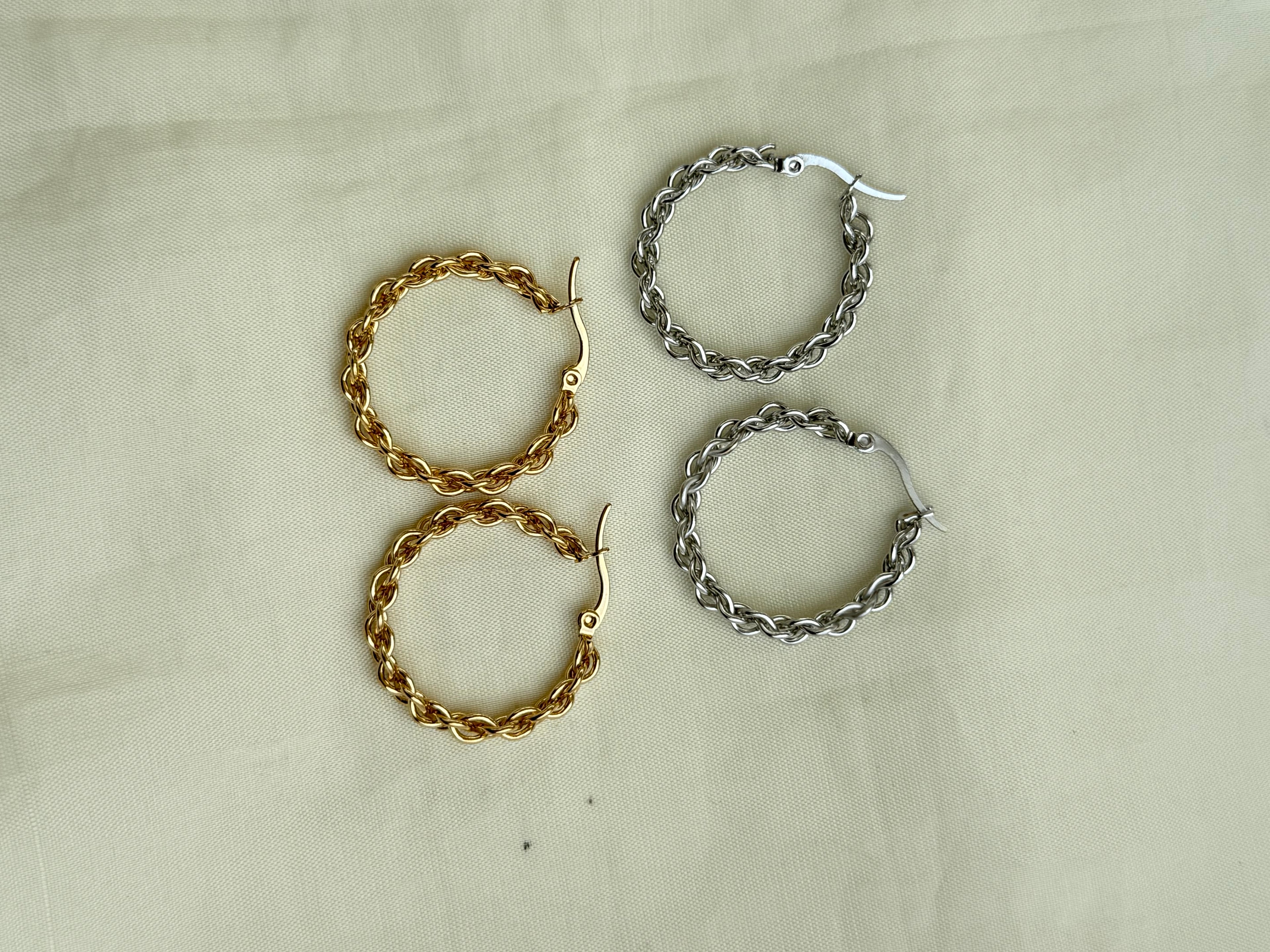 Er007 circle anti-tarnish hoops in gold and silver