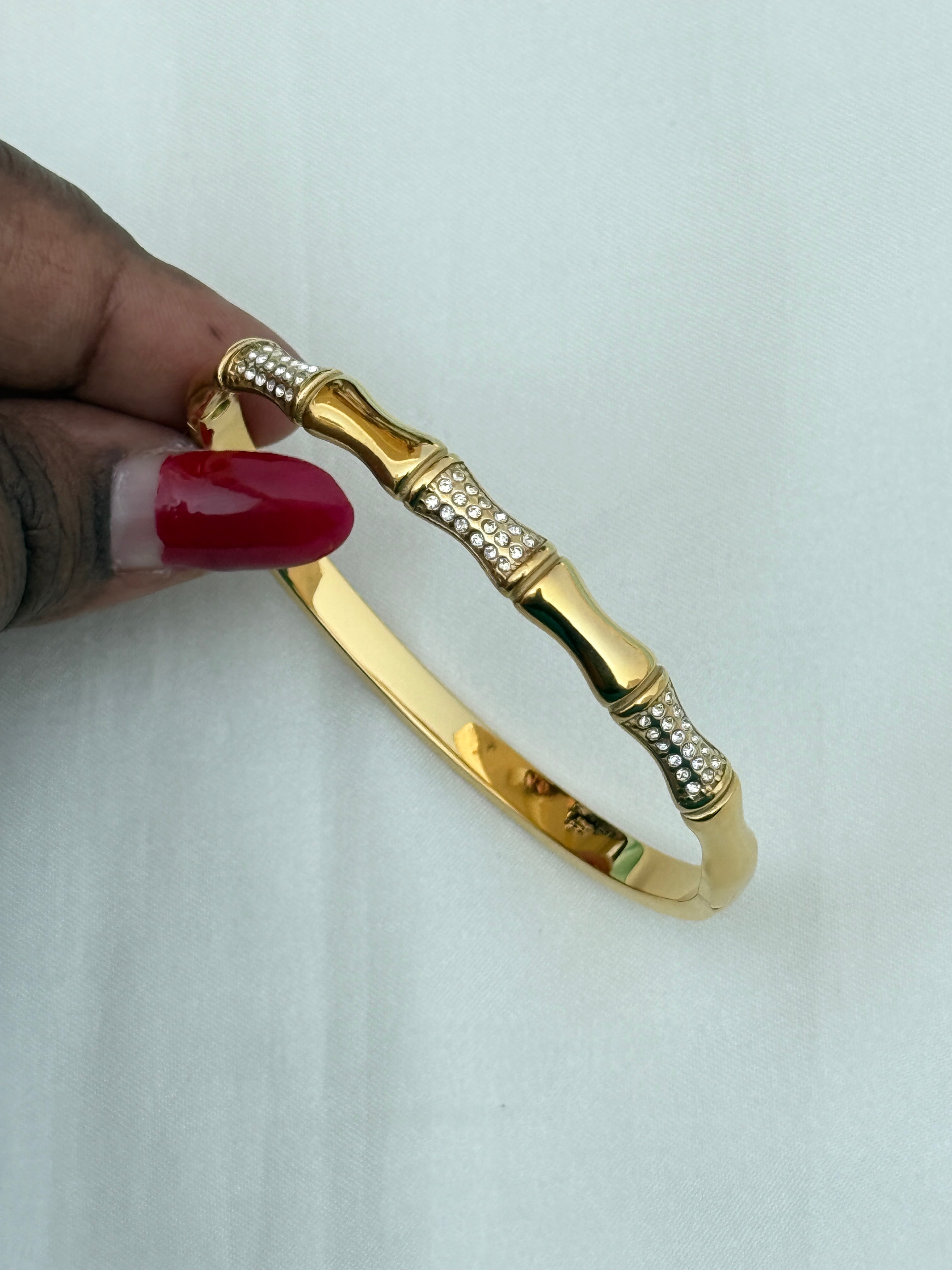 Ab560 anti tarnish gold colour white stones openable kada bracelet