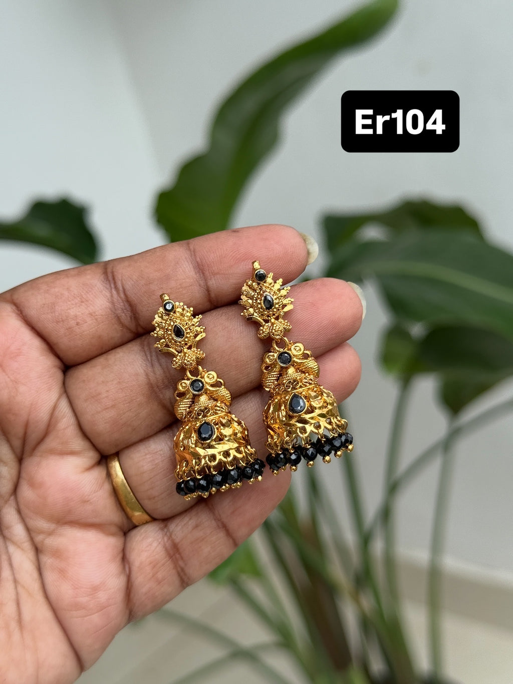 Er104 blackbeads butta Earrings