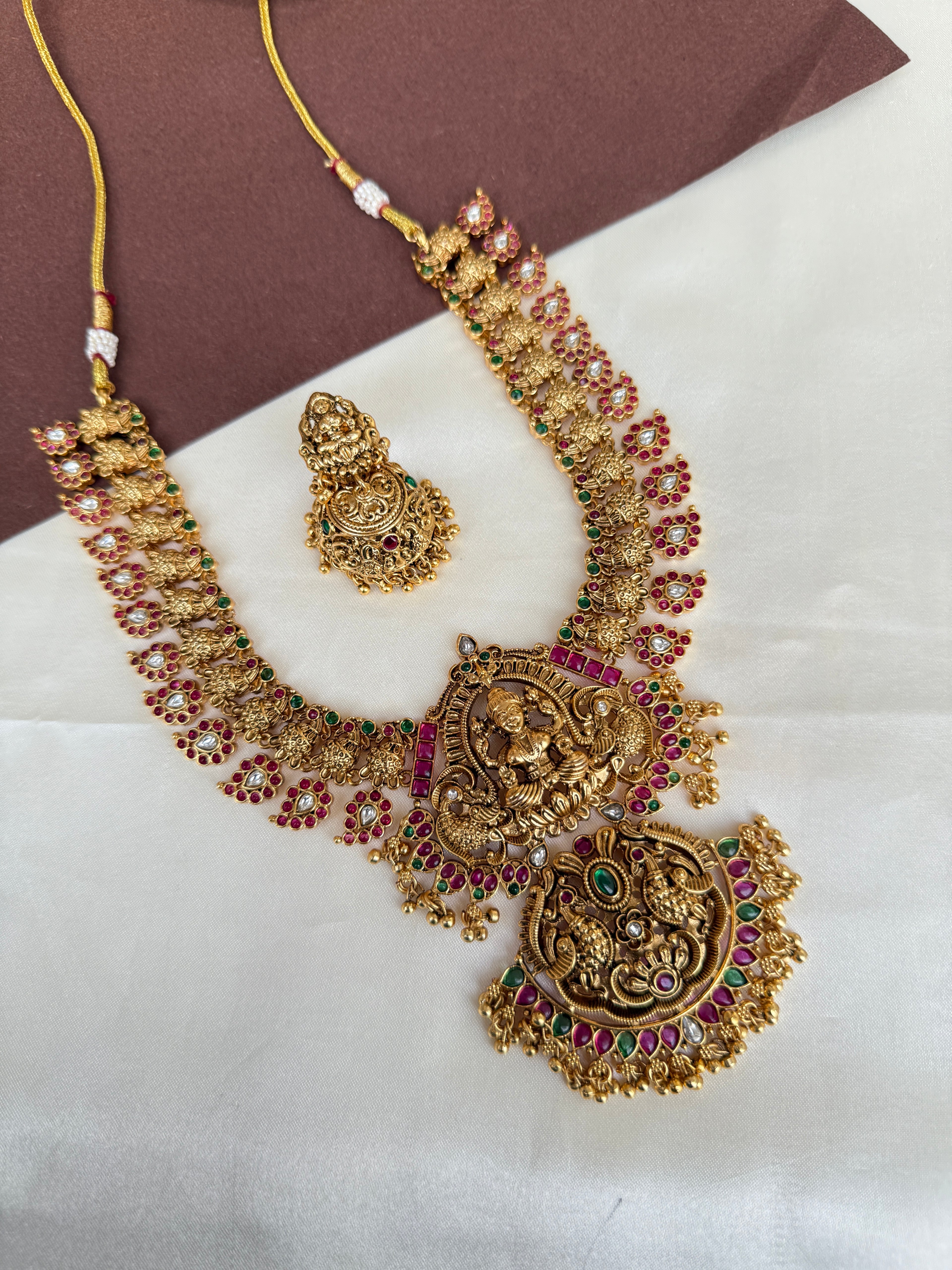 Ns402 Lakshmi Devi Kemp mango 3/4th neckset