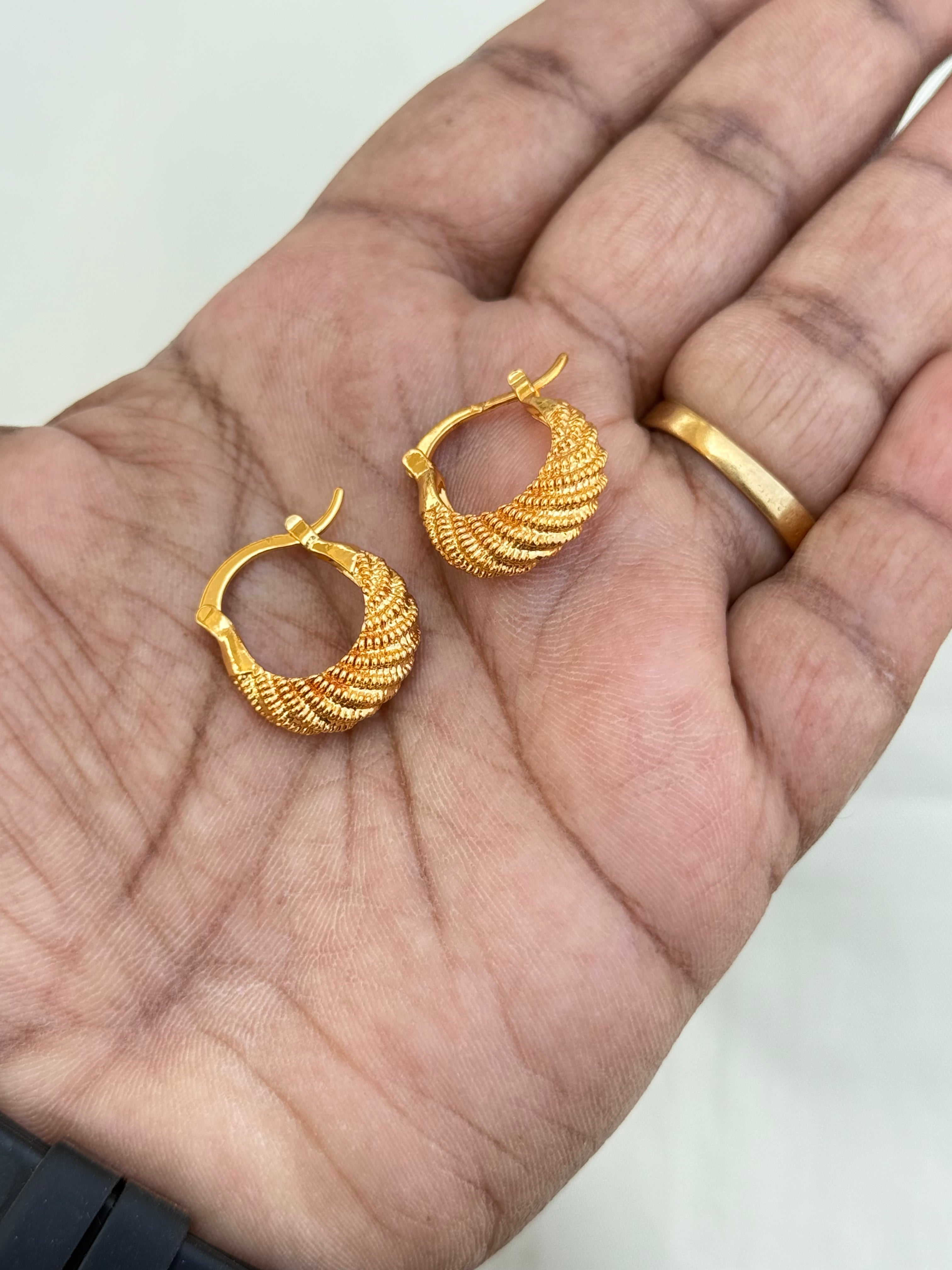 Er004 gold hoops
