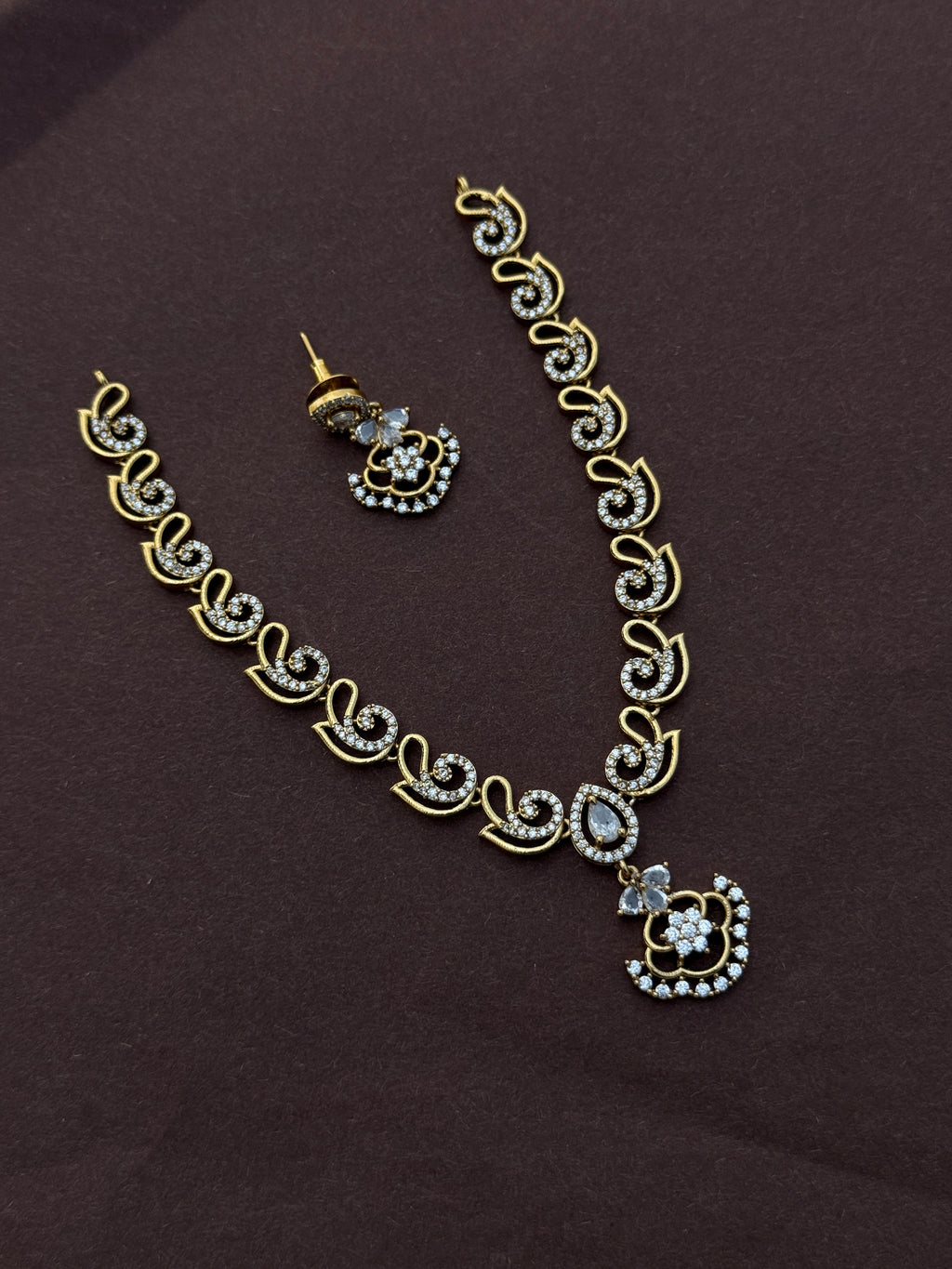 Ns605 cz short neckset With small pendant