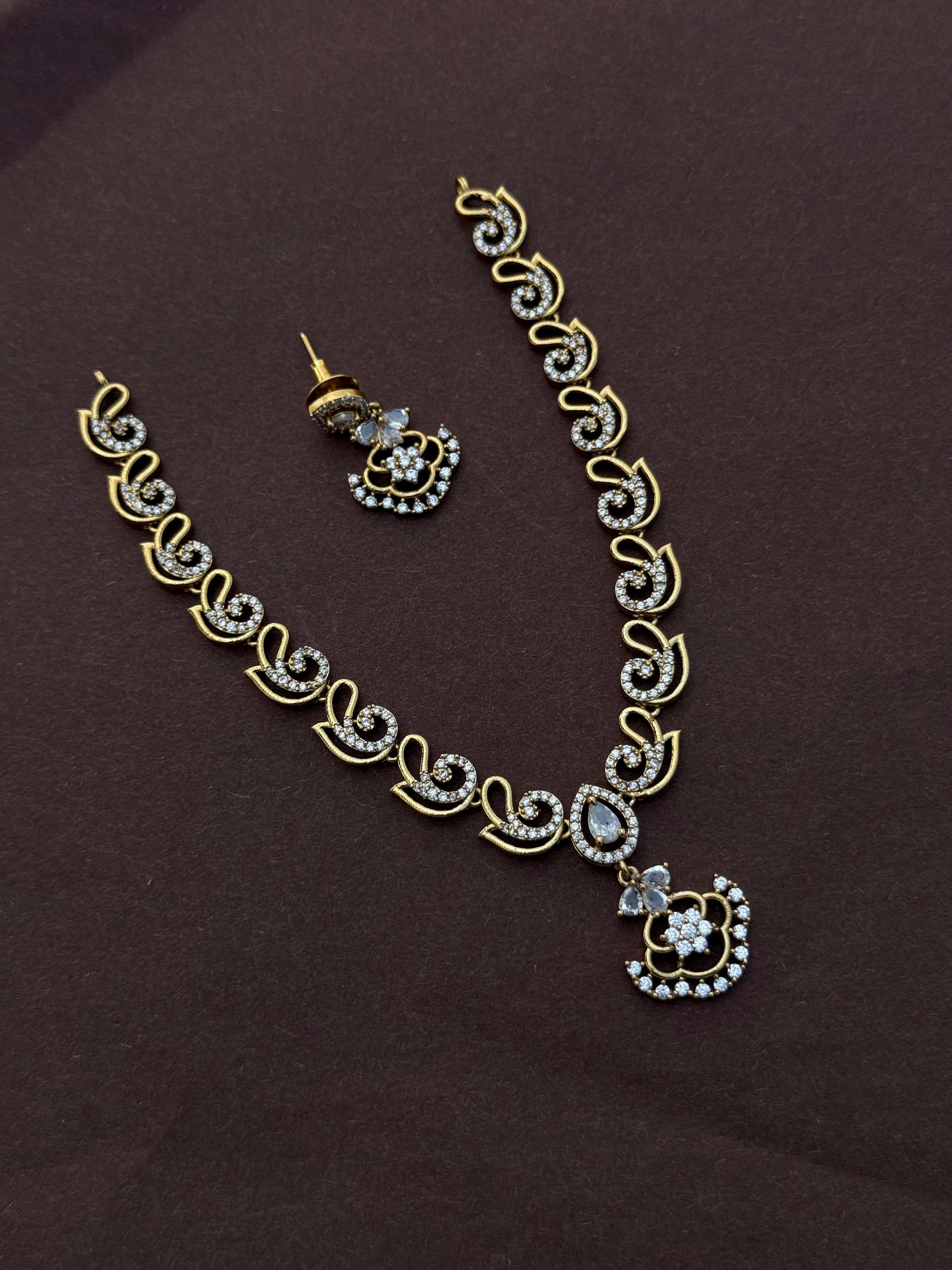 Ns605 cz short neckset With small pendant