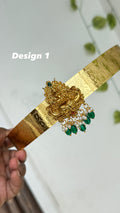 Hb691 textured Lakshmi Devi single pendant with green beads