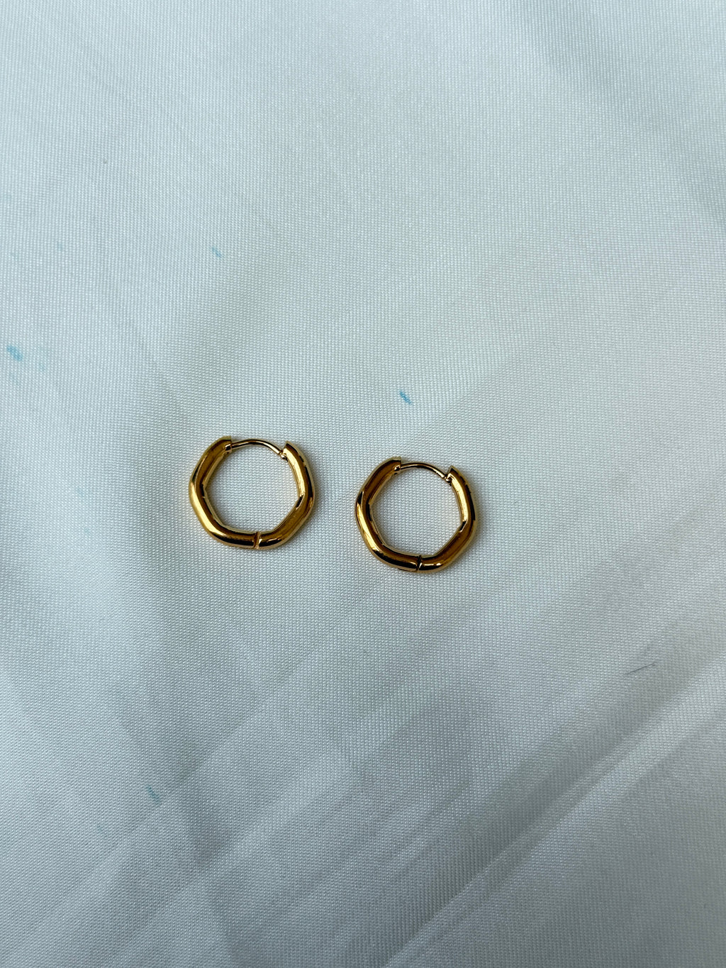 St052 anti tarnish hoops earrings