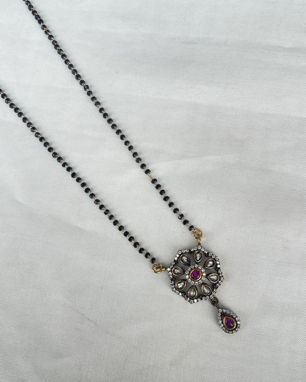 Single line blackbeads with Victorian pendant bb1705