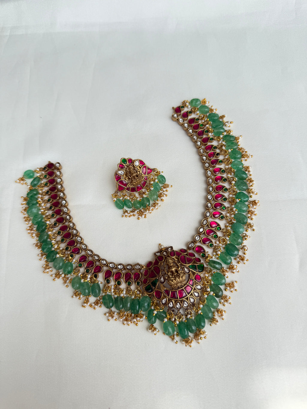 Ns558 jadau kundan laksmi devi neckset with earrings