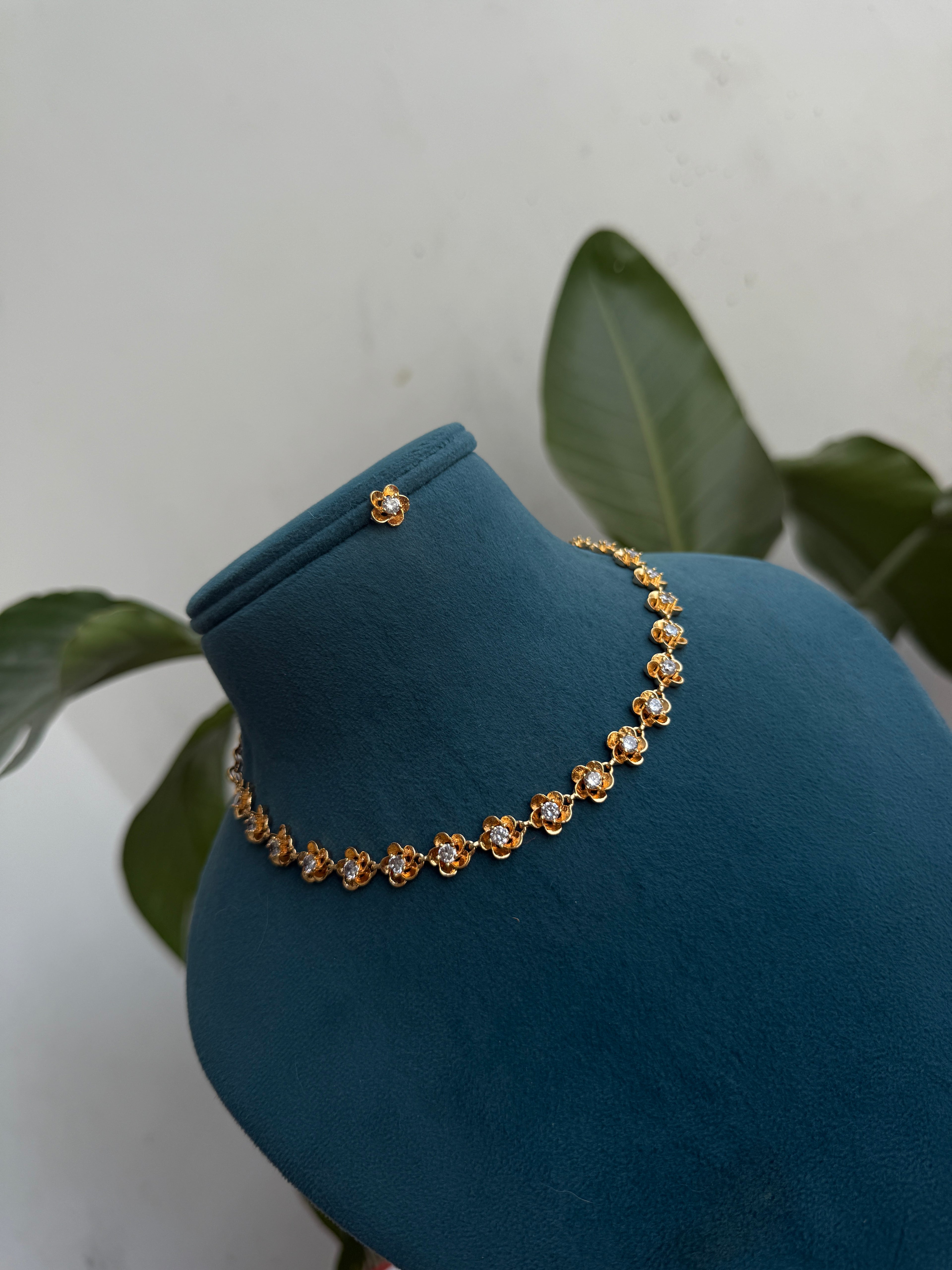 Ph126 panchaloham flower neckset with ear studs
