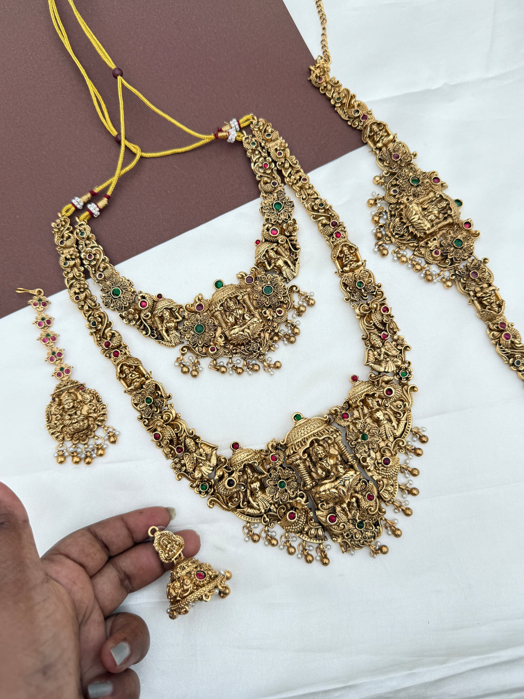 Bs113 bridal set lakshmi devi with tikka and hip chain