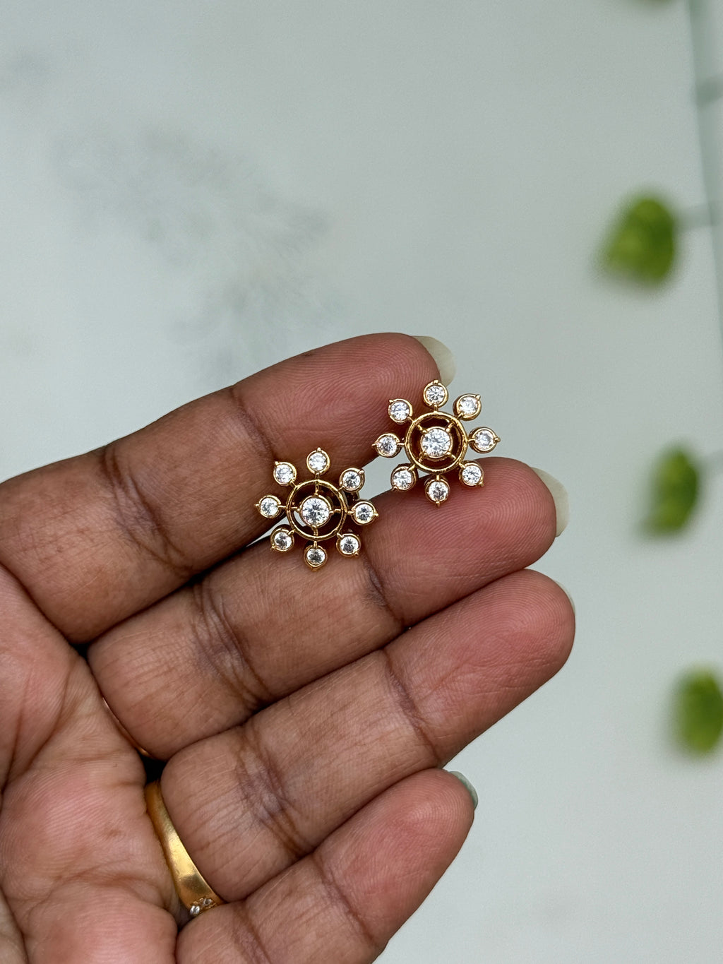 Ph609 Panchaloham 9 stones back screw studs
