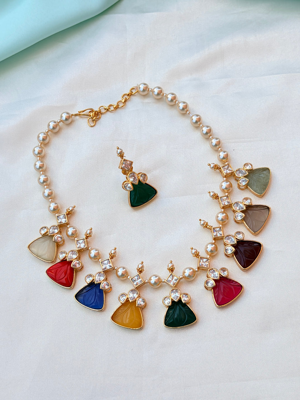 Navarathan pearl stones short Neckset with earrings bb358