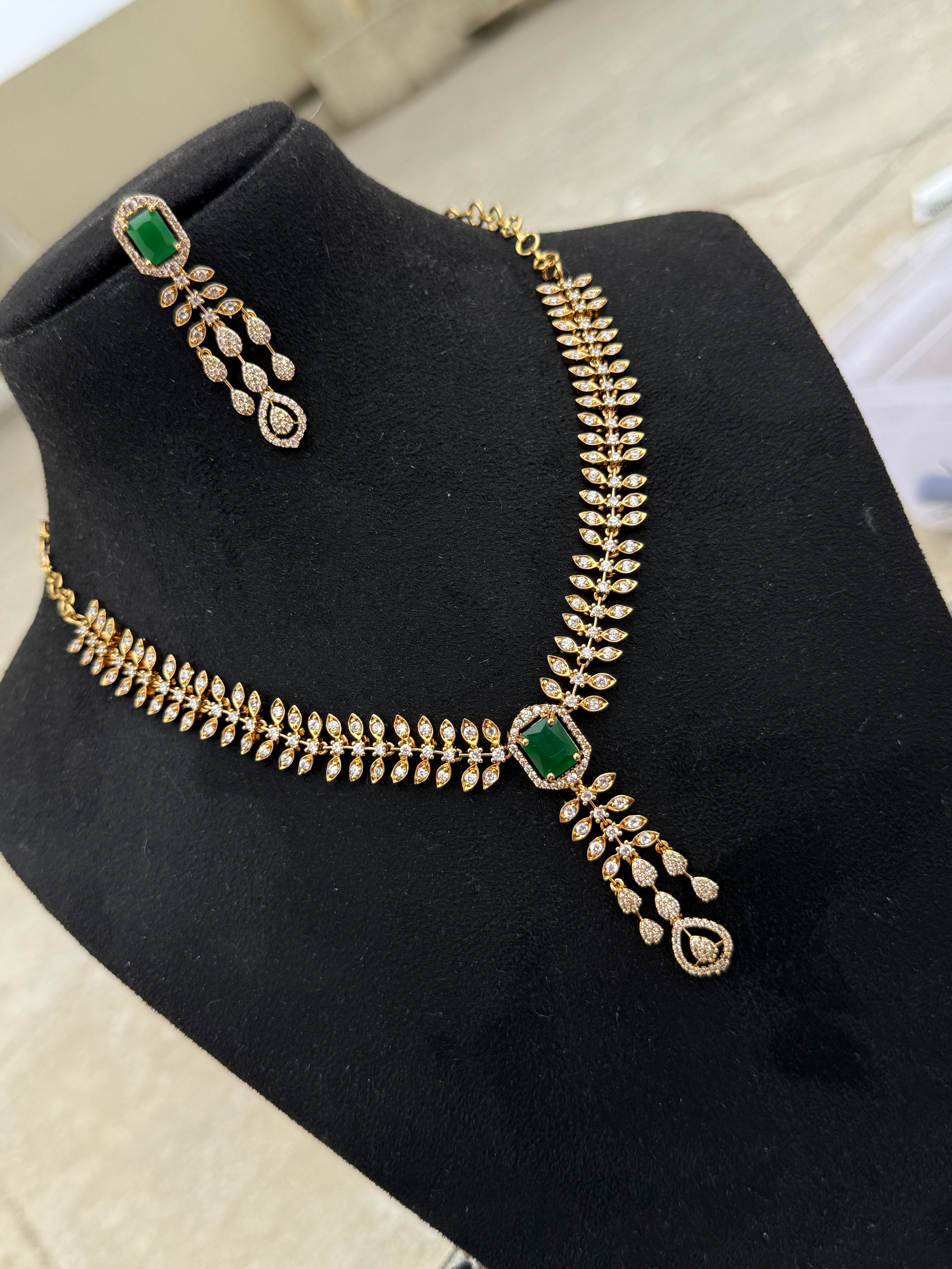 Ns282 western green stone neckset