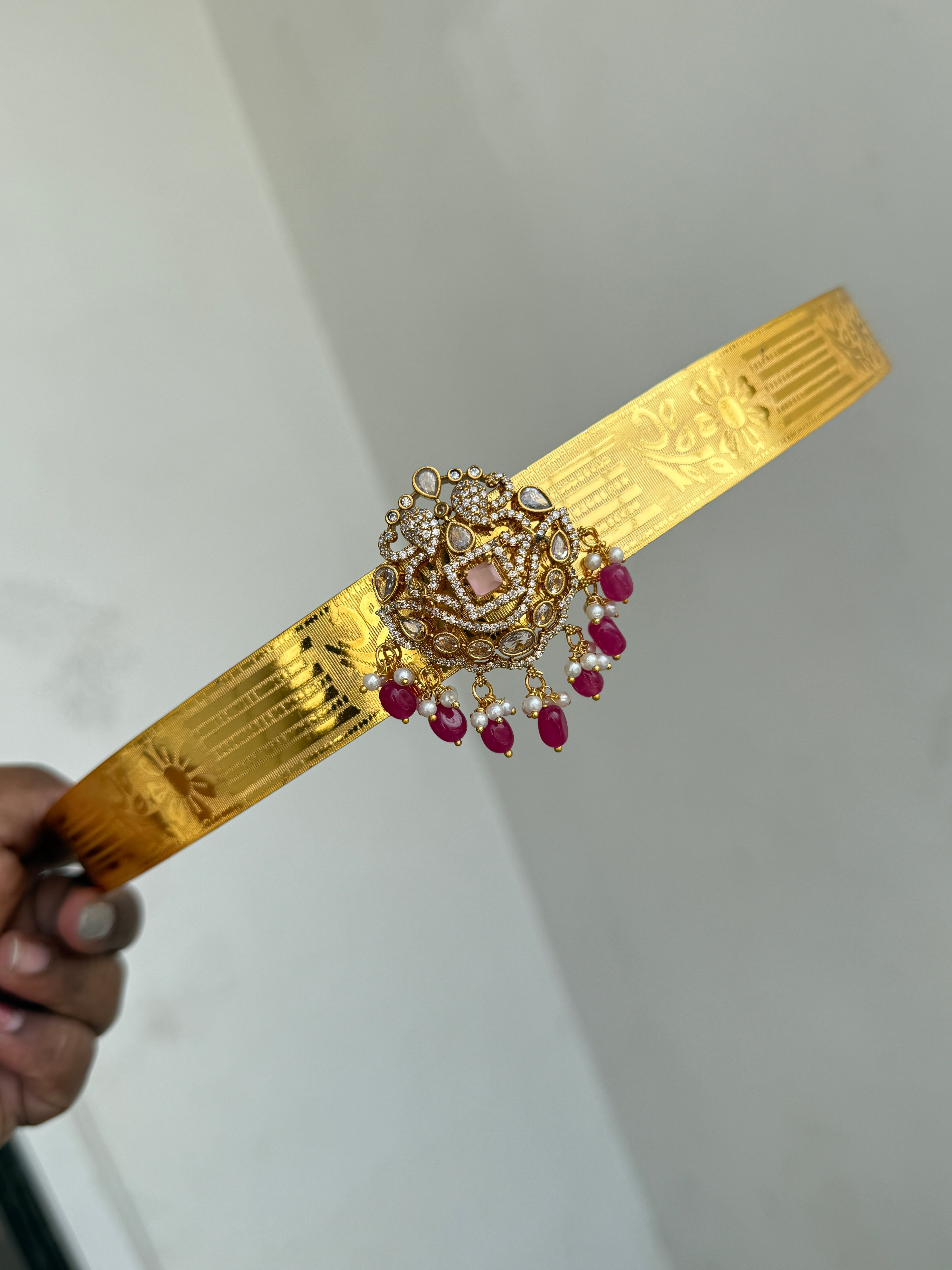 Hb607 adults texture hipbelt with ruby beads