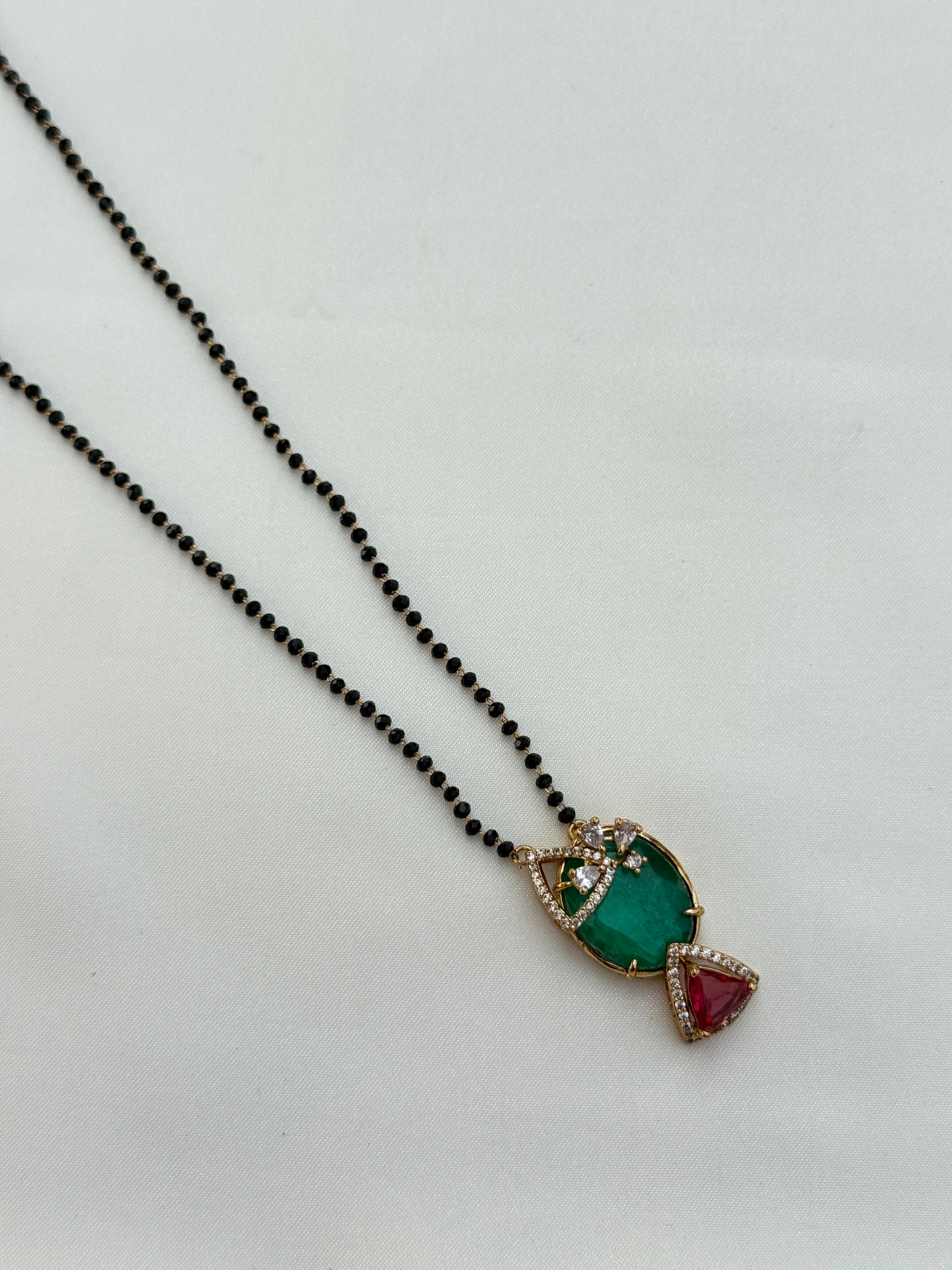 Bb019 single line short black beads