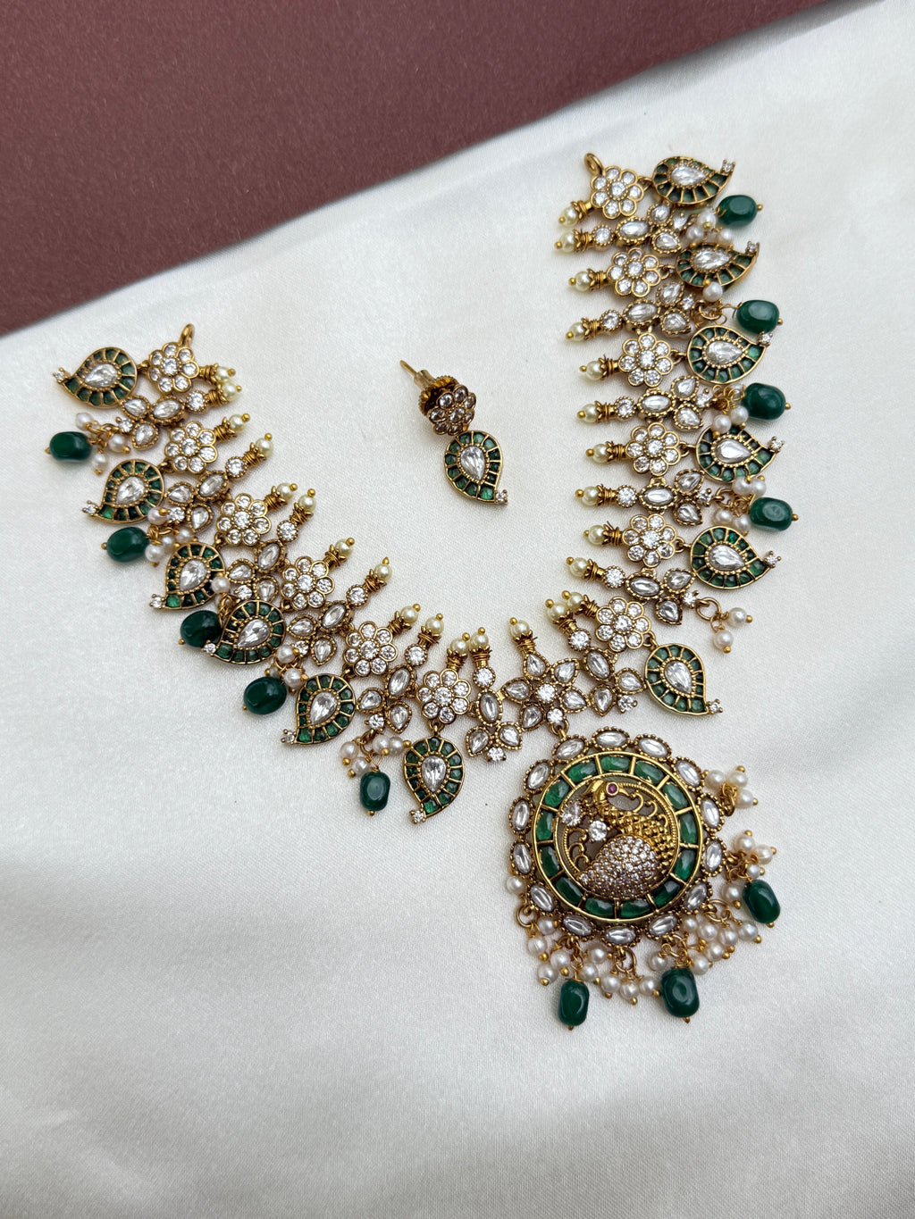 Ns341 Emerald moissanite mango neckset