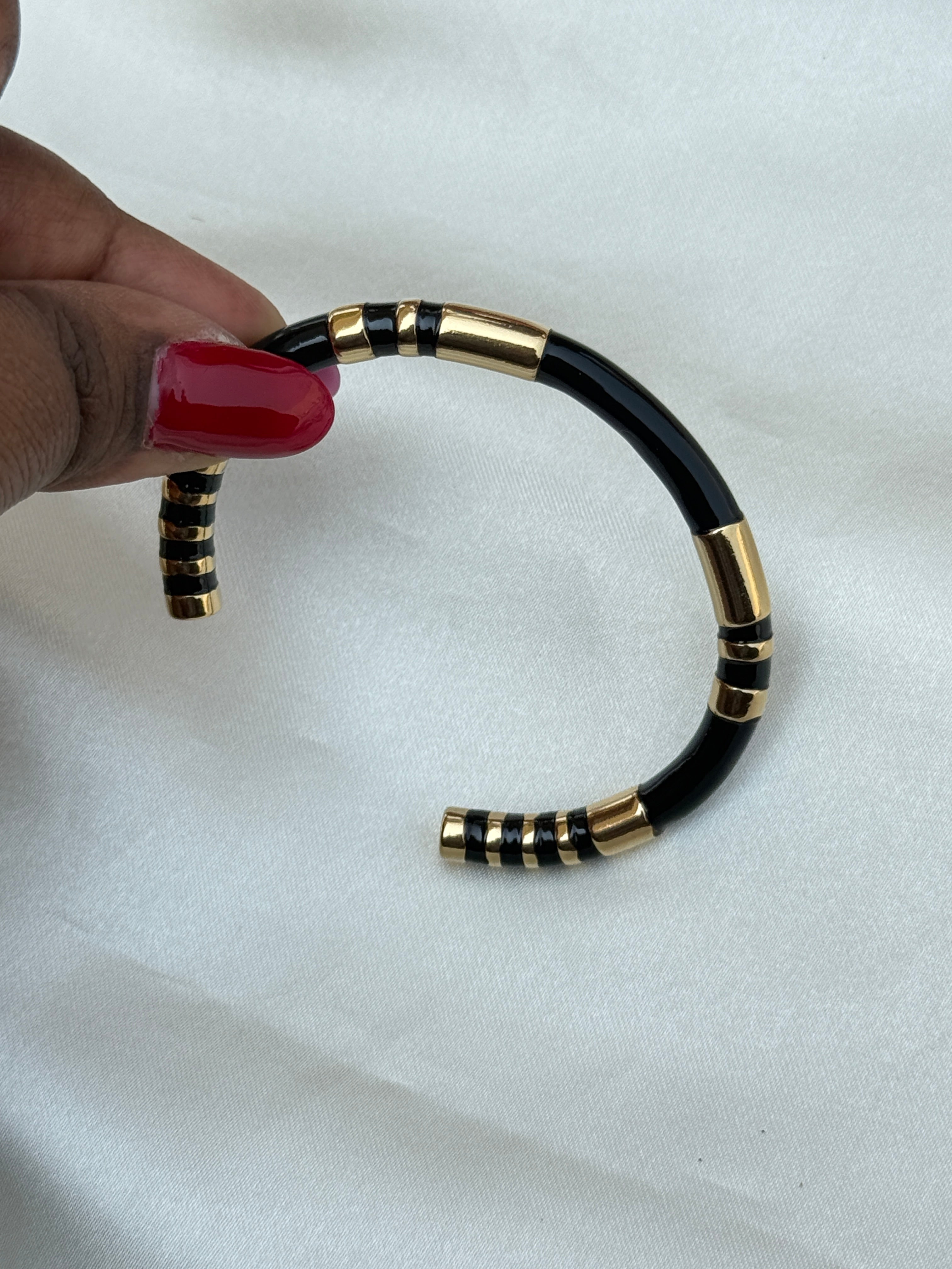 Ab077 anti tarnish black and gold kada bracelet