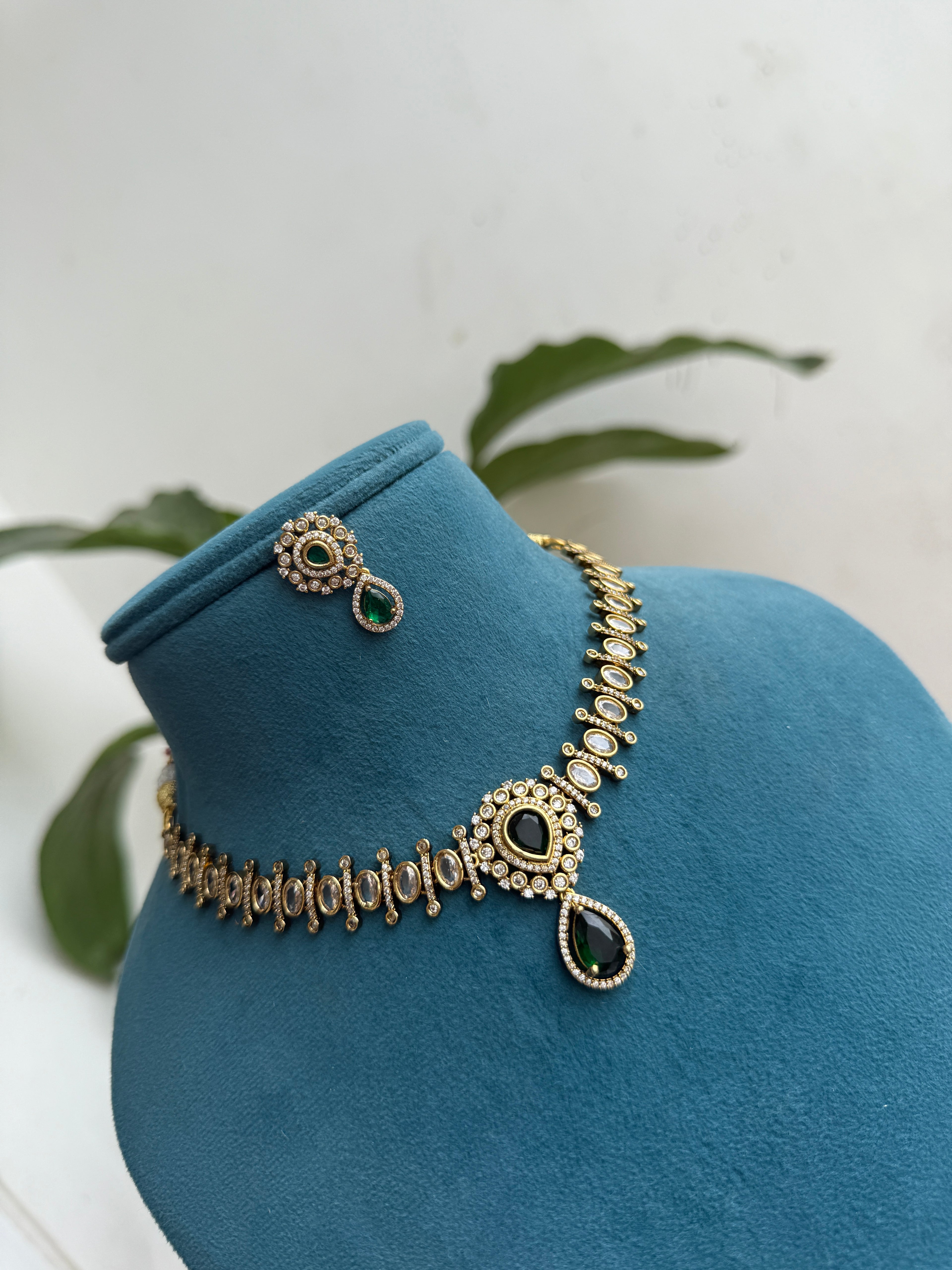 Ns428 emerald kundan neckset