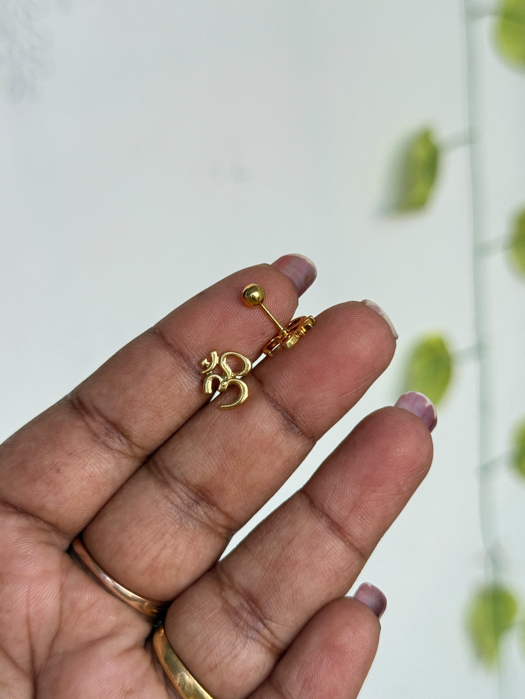 St192 Om gold back ball back screw studs or second (2) tops studs