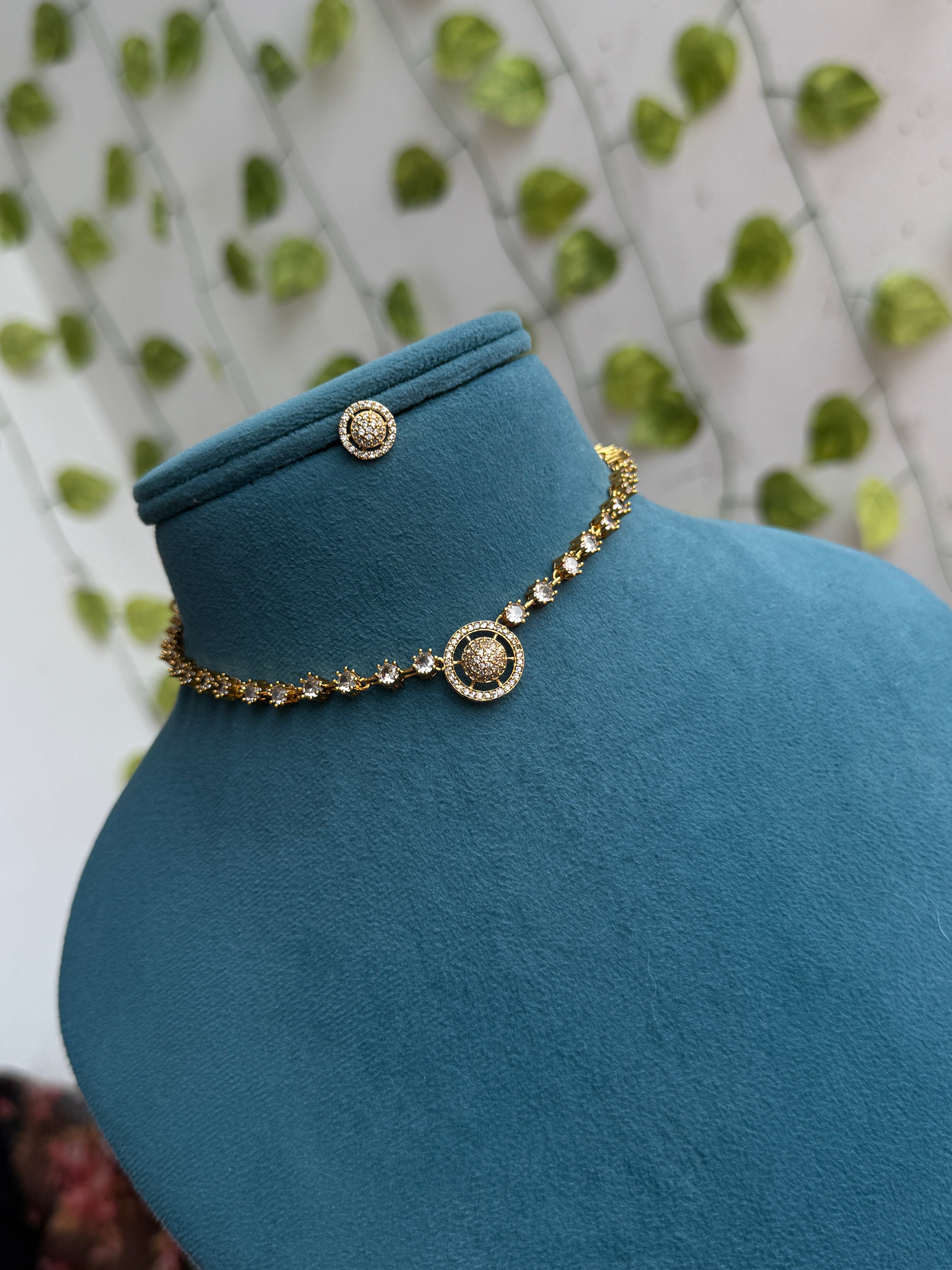 Ns917 short neckset oval pendant with studs