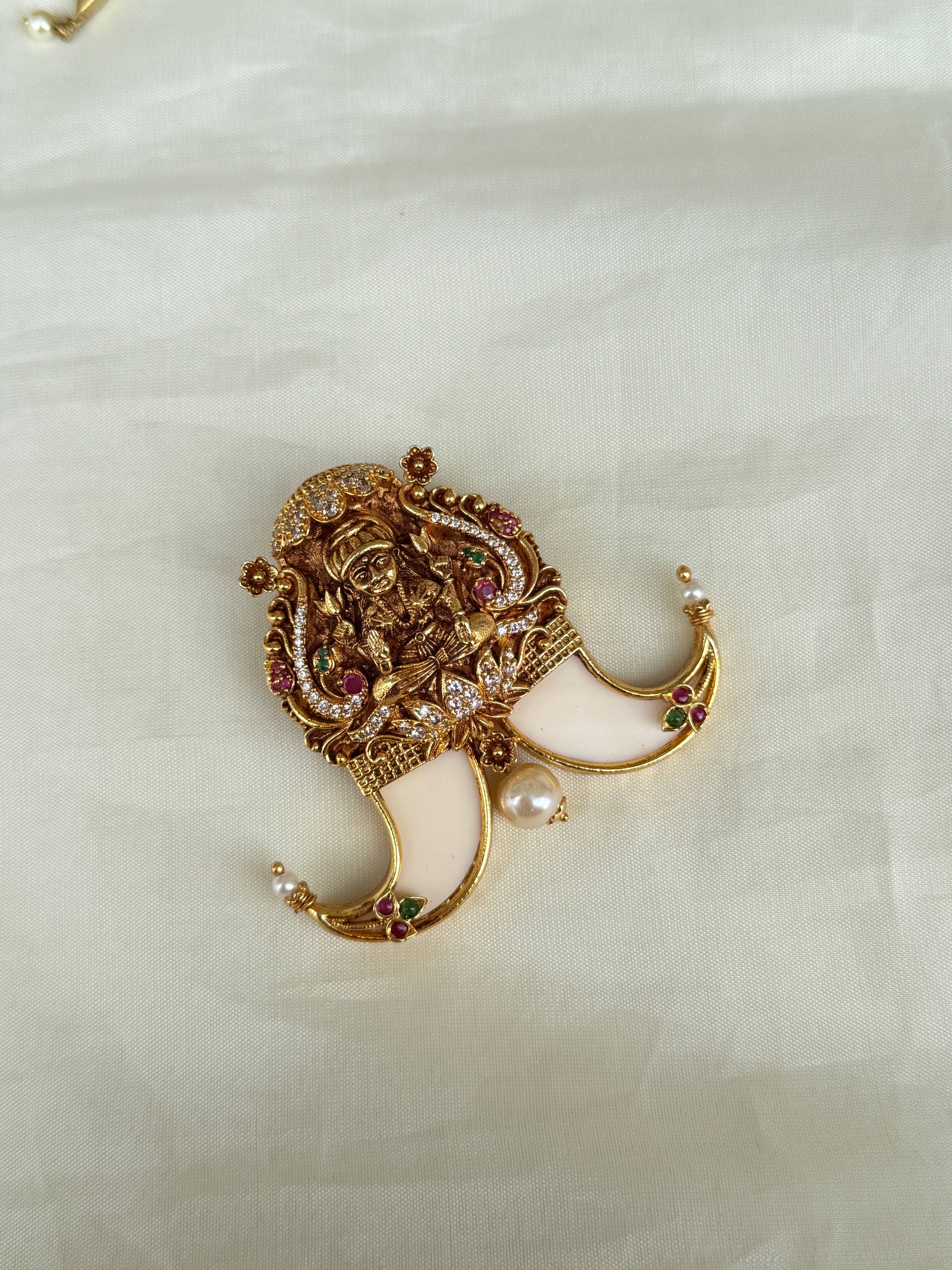 Pg010 Lakshmi devi nakshi puligoru pendant