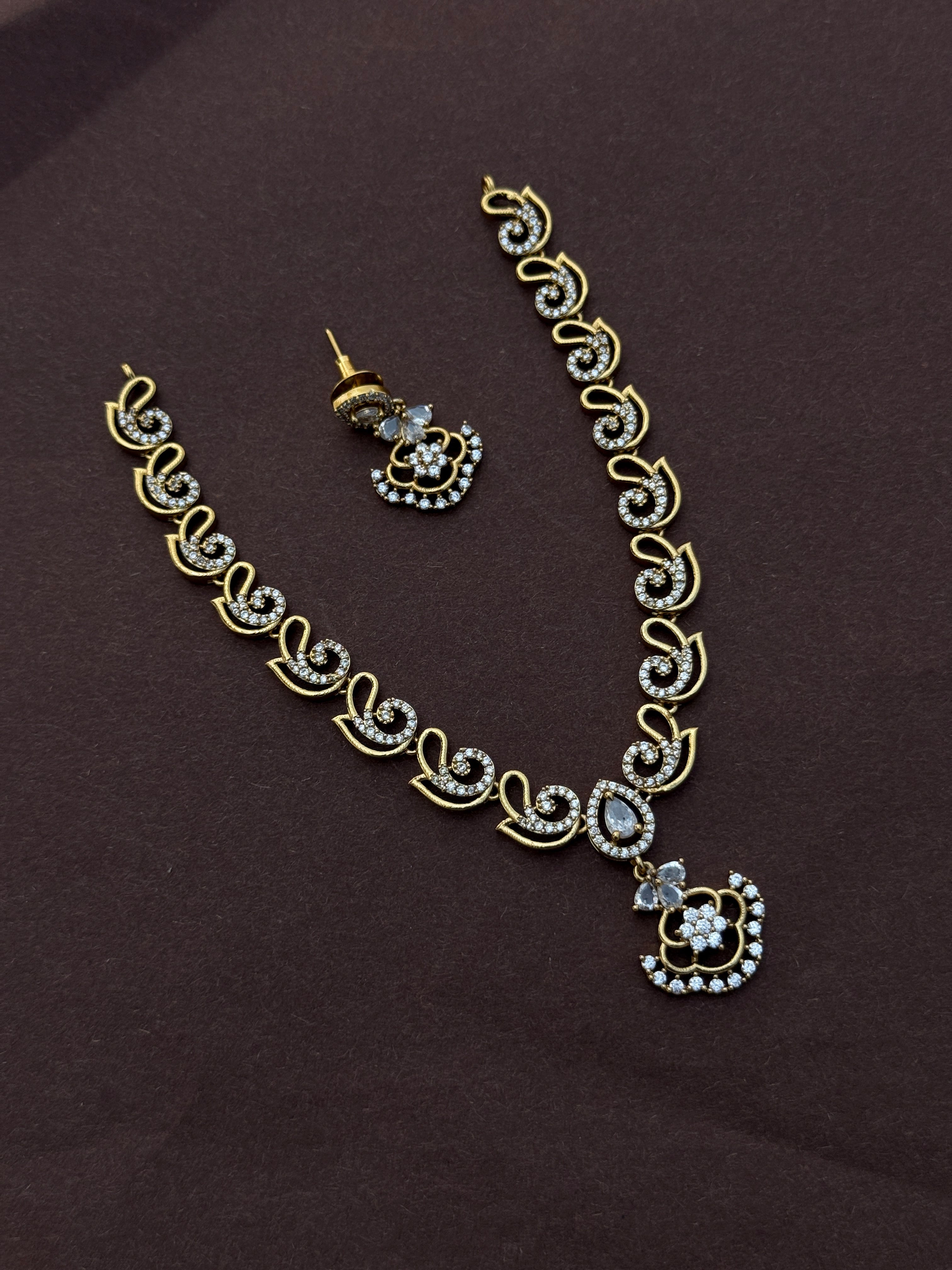 Ns605 cz short neckset With small pendant