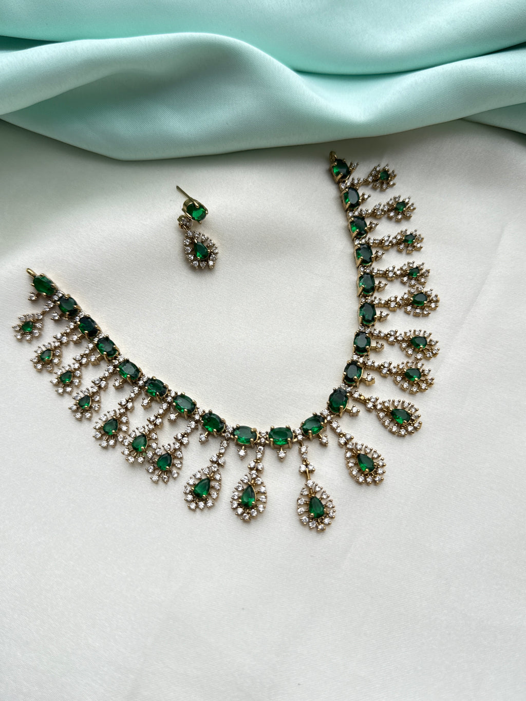 Ns865 emerald short neckset with earrings