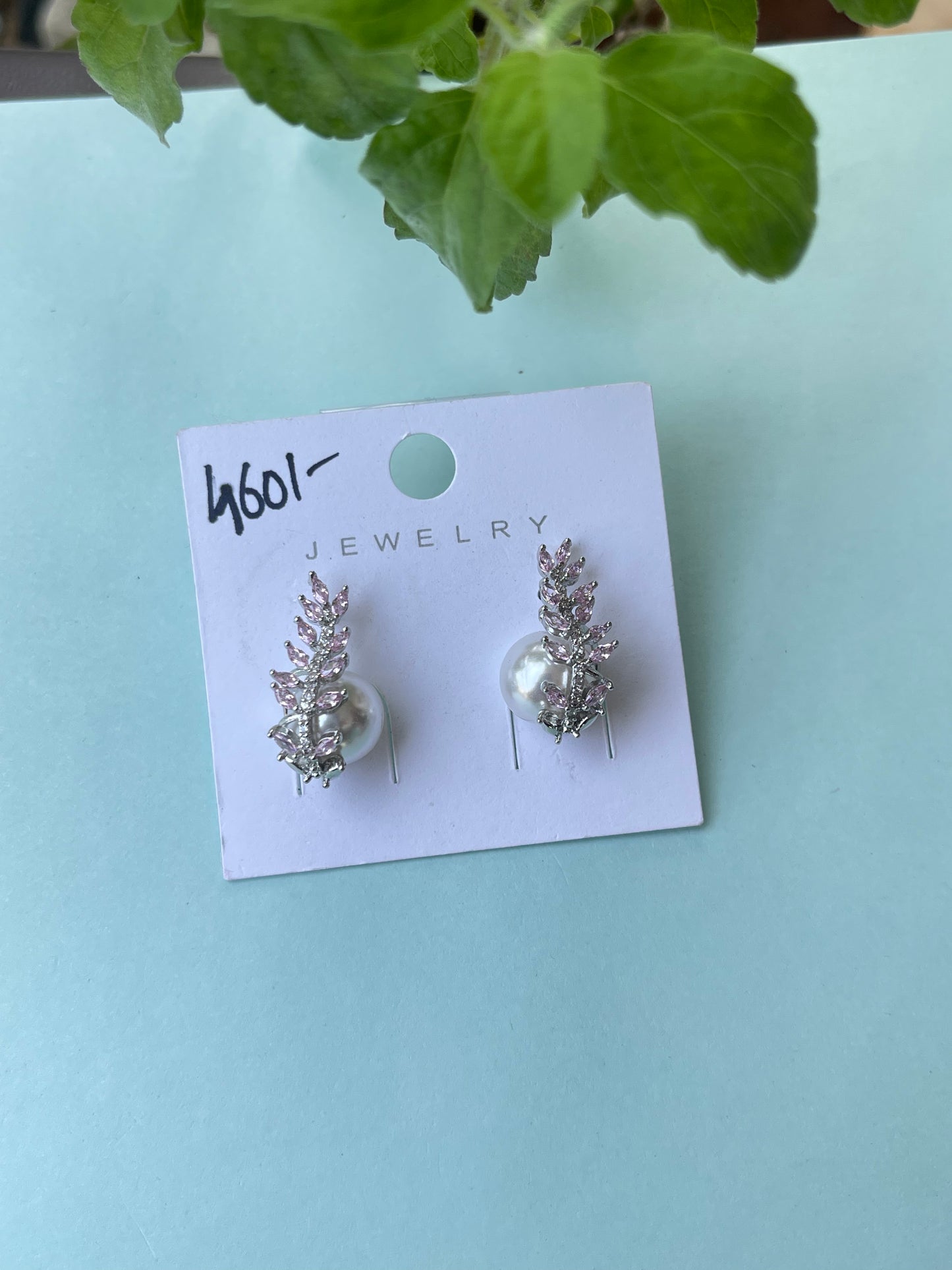 Pearl leaf silver studs