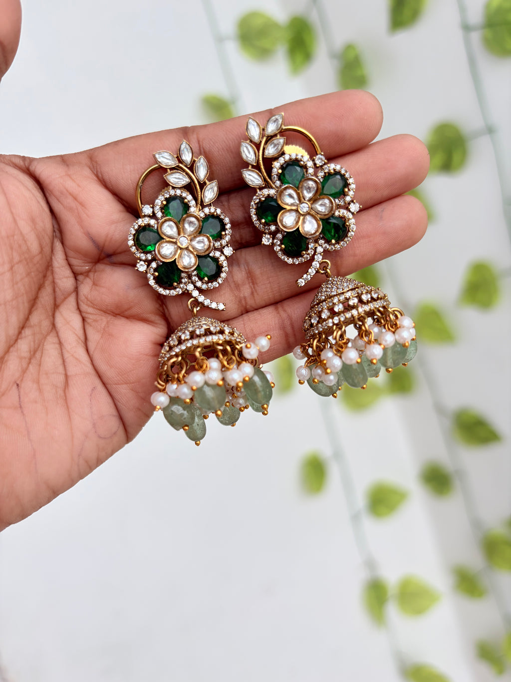 Emerald pearl flower design butta earrings Er944