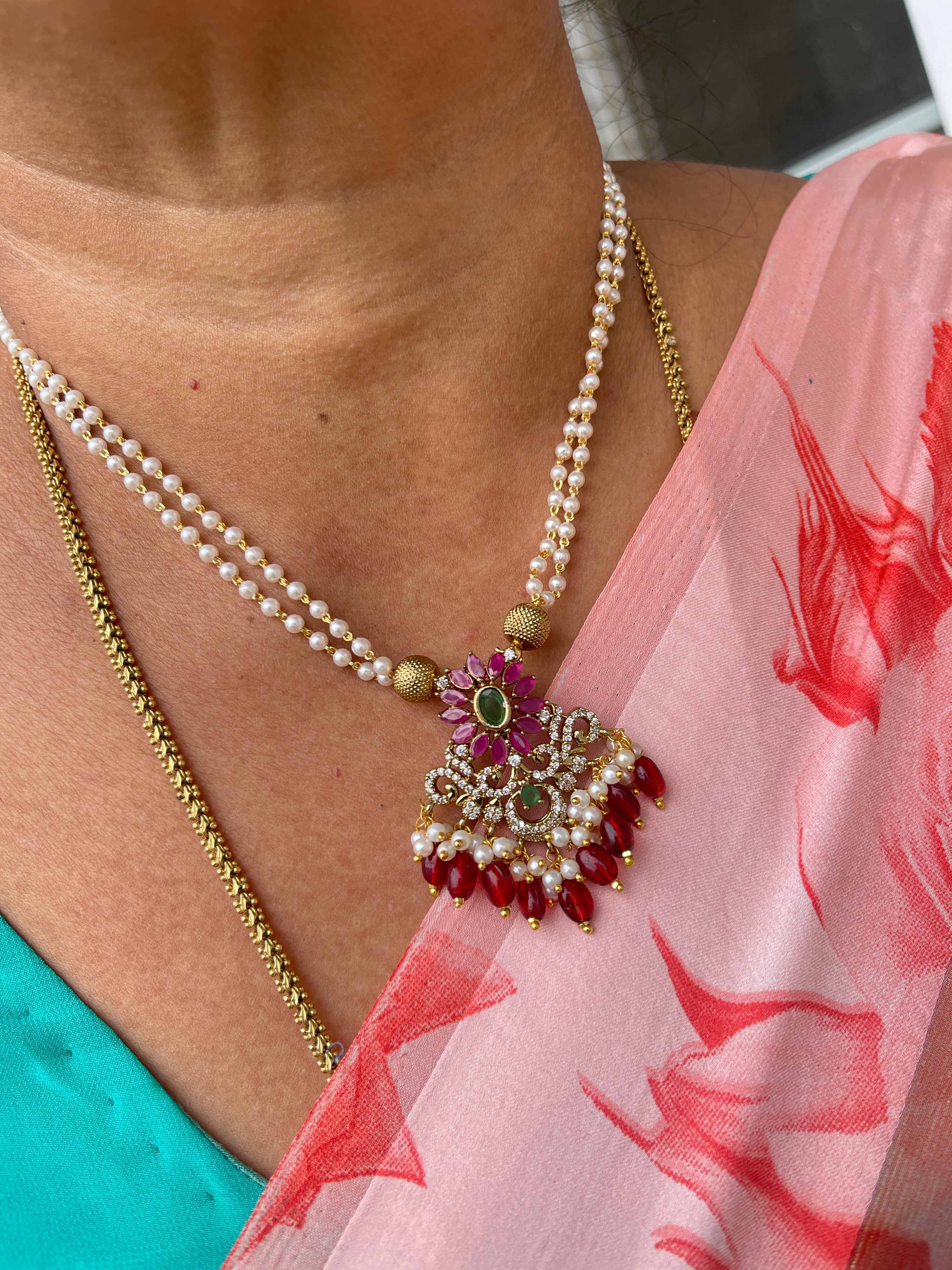 2 lines Pearl chain pendant with earrings