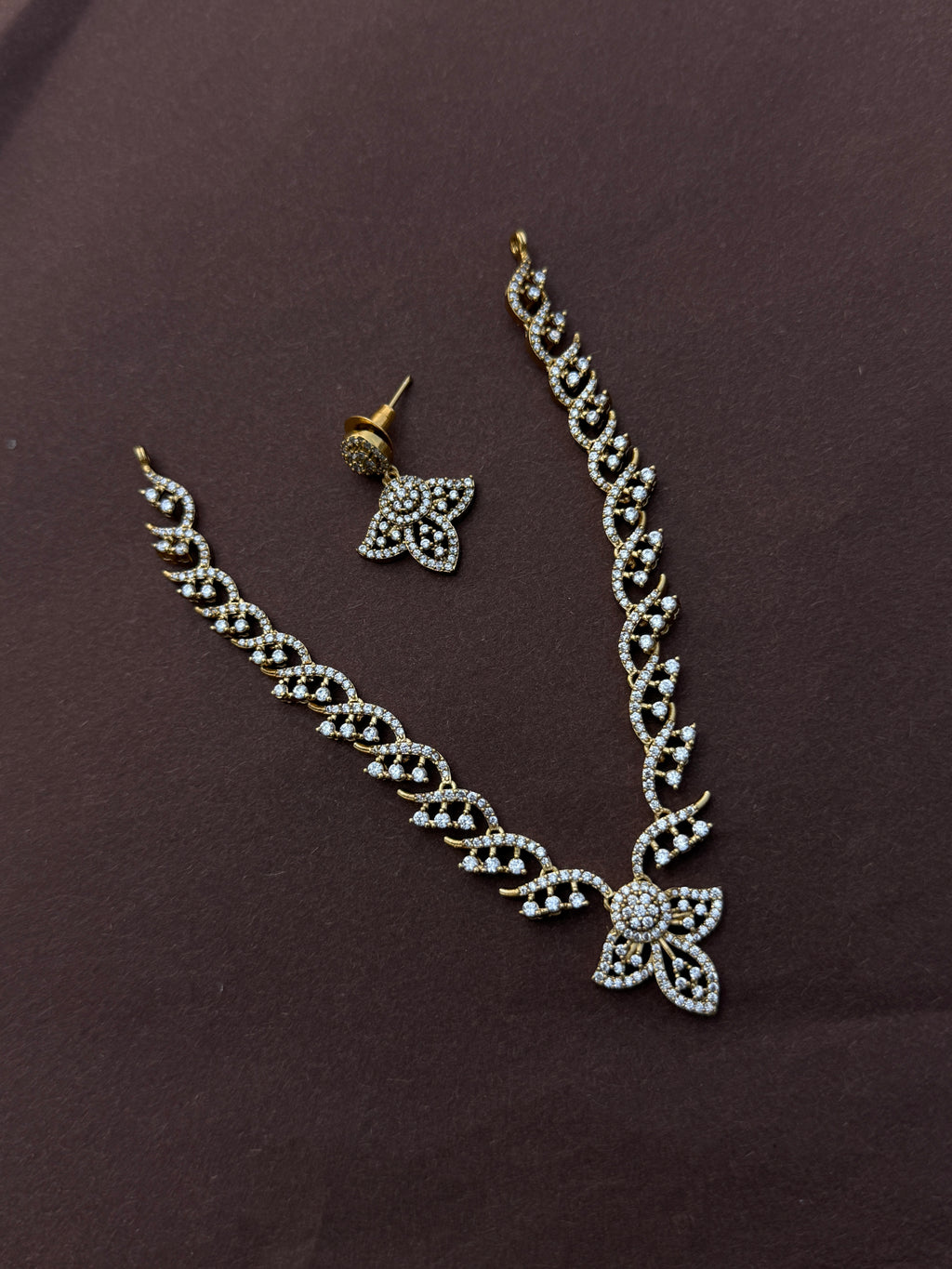 Ns602 cz short neckset with small pendant