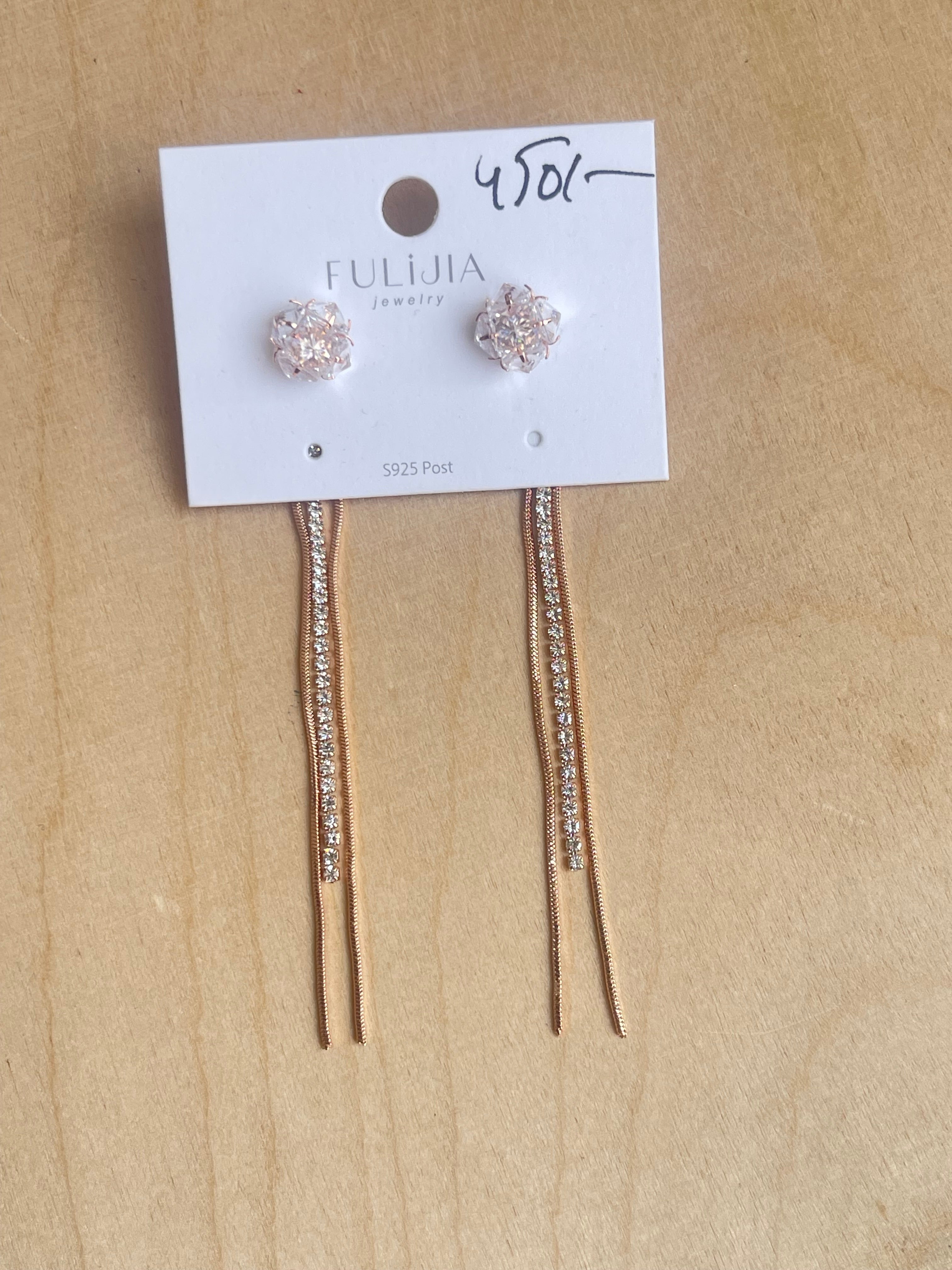 These can be use in 2 ways as studs and tassles