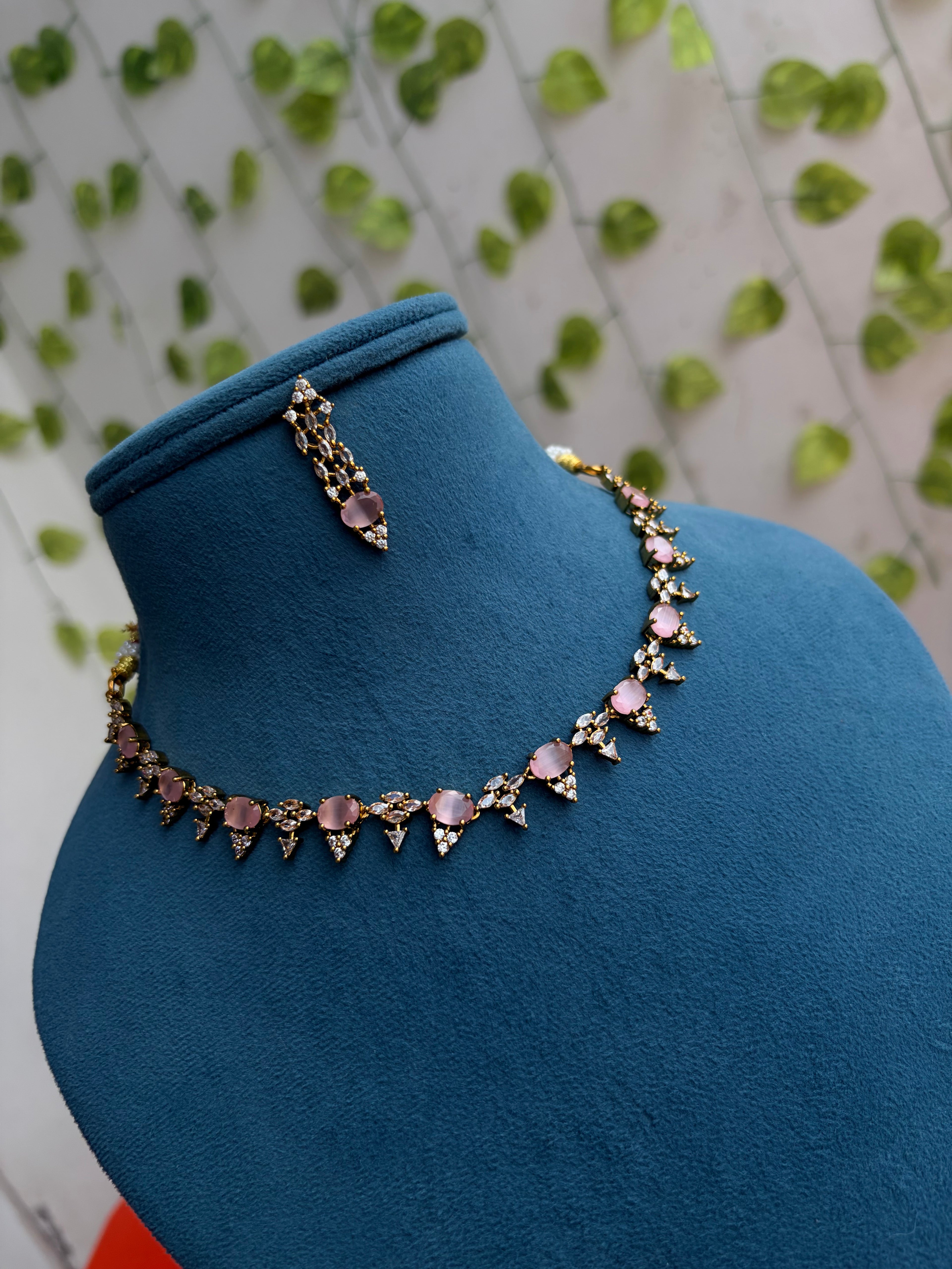 Short neckset with oval earrings - Ns836