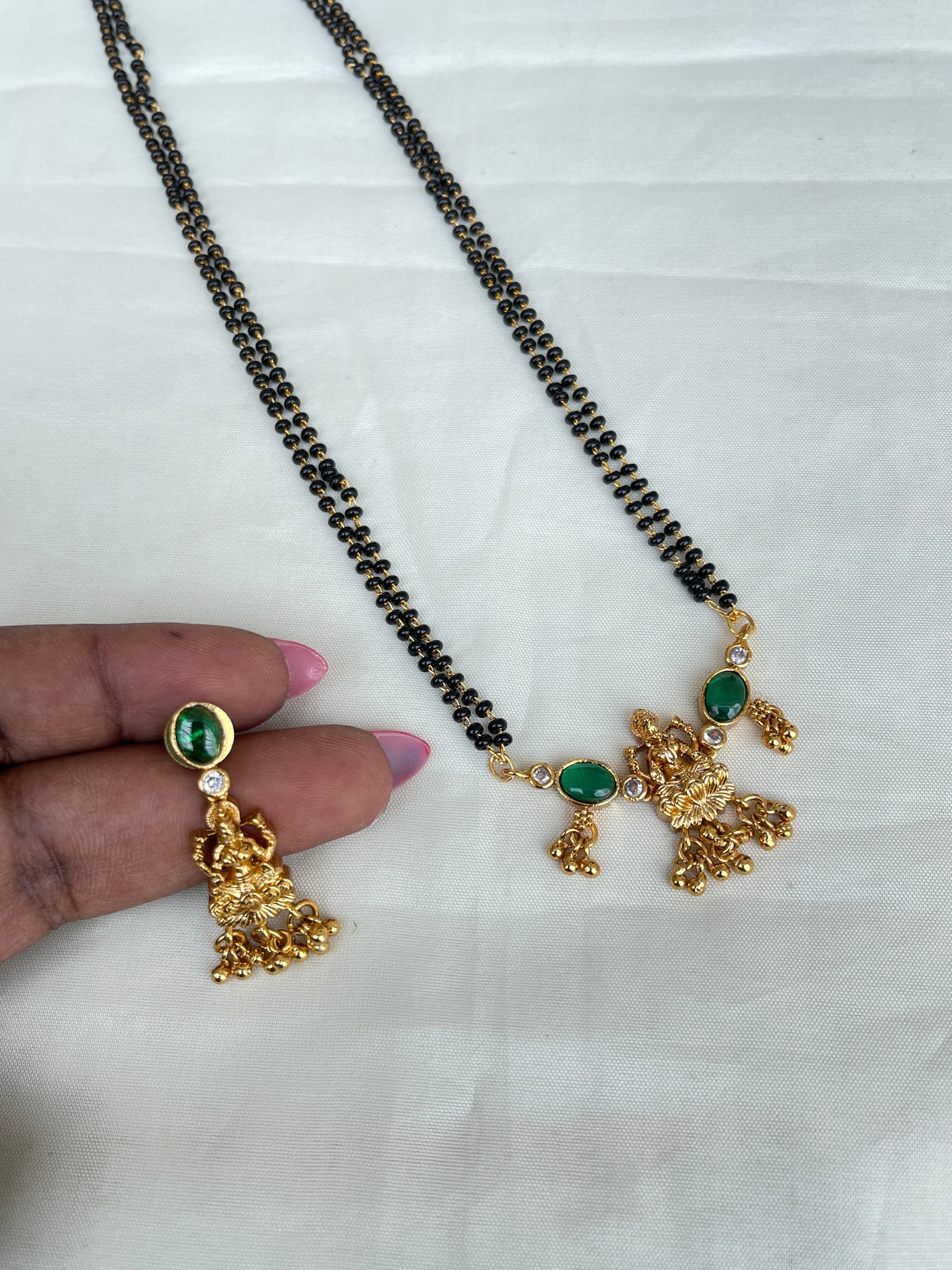 2 lines short blackbeads with lakshmi devi pendant and earrings bb1630