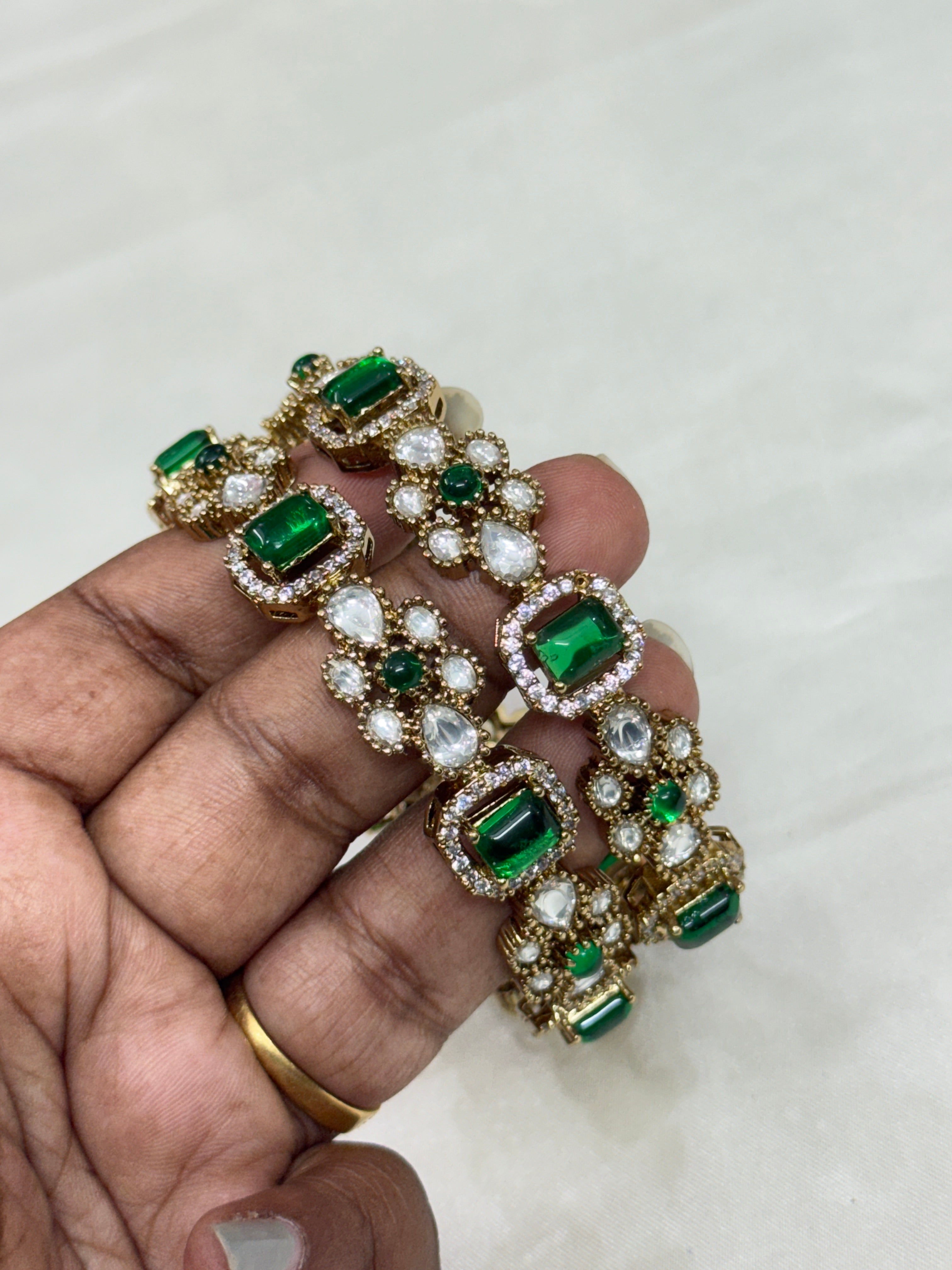 Sb118 green victorian bangles