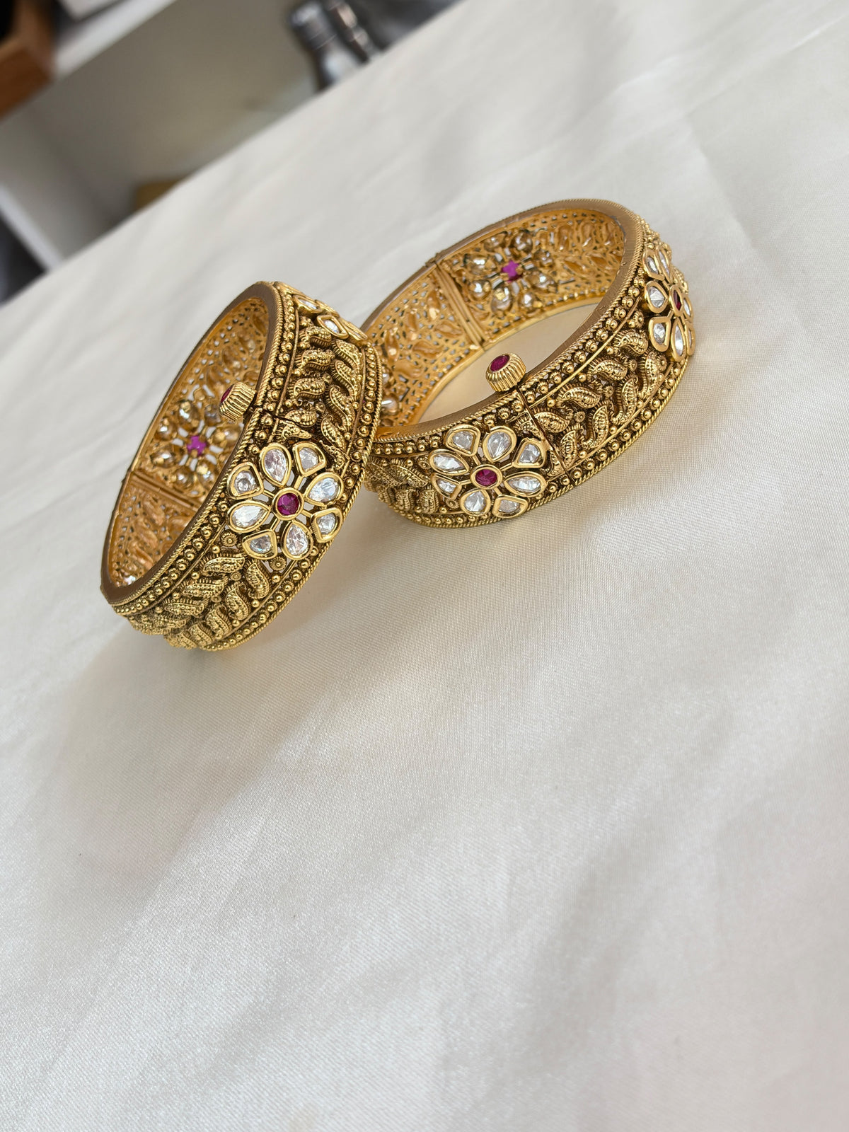 Sb701 antic nakshi openable bangles