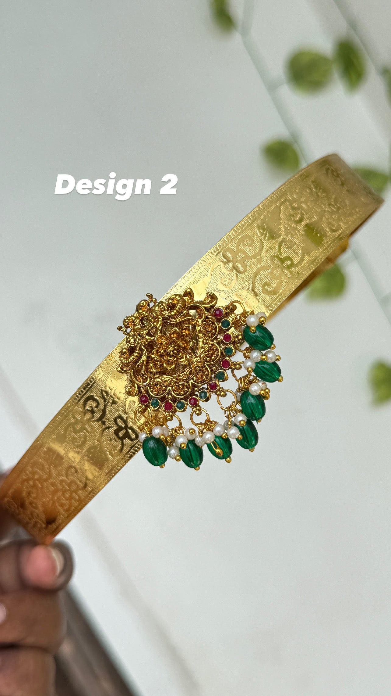 Hb689 textured flowers peacock single pendant with green beads kids hipbelt