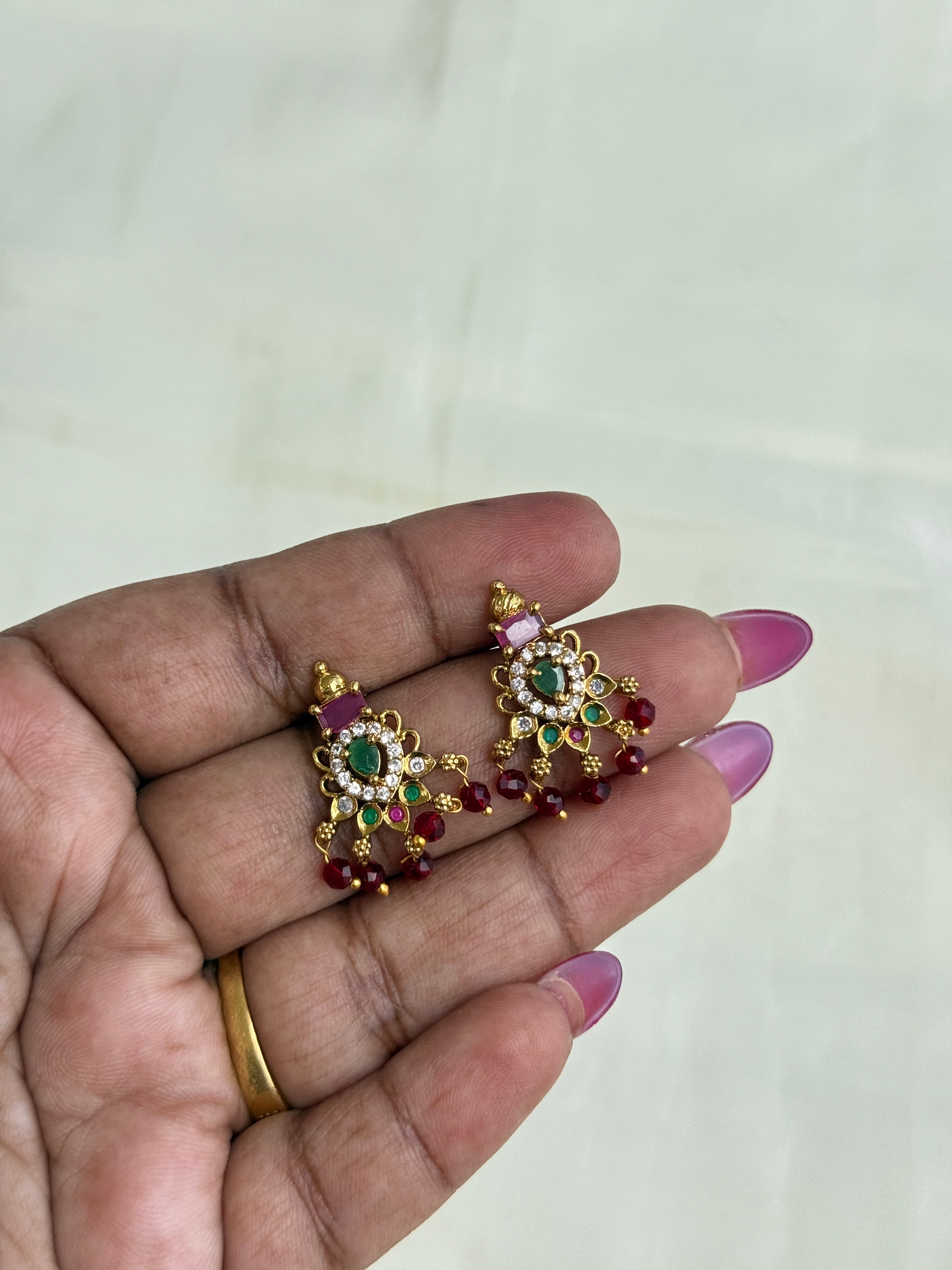Er66 small chandbali maroon earrings