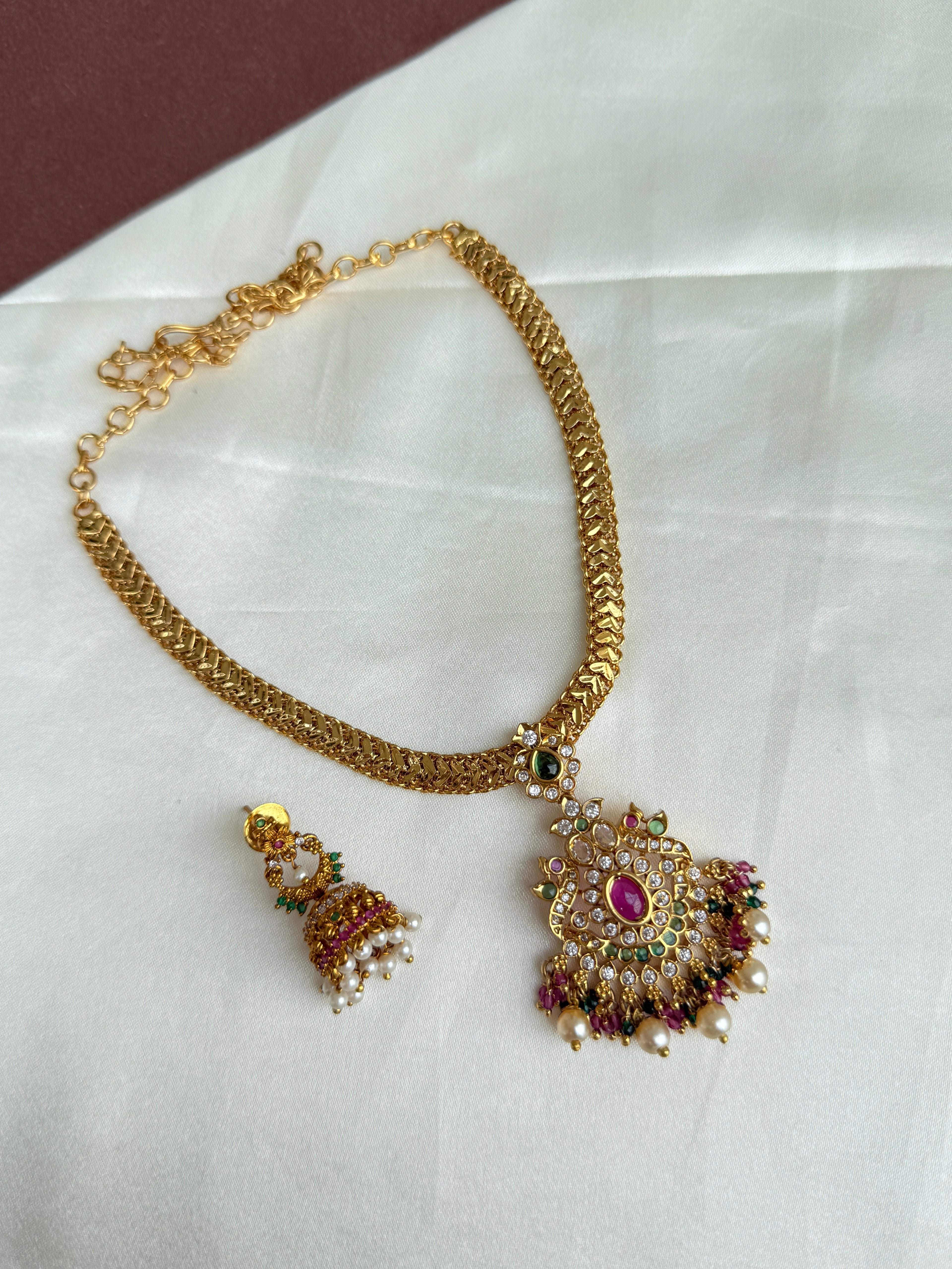 Ns291 Naan chain with multi pendant