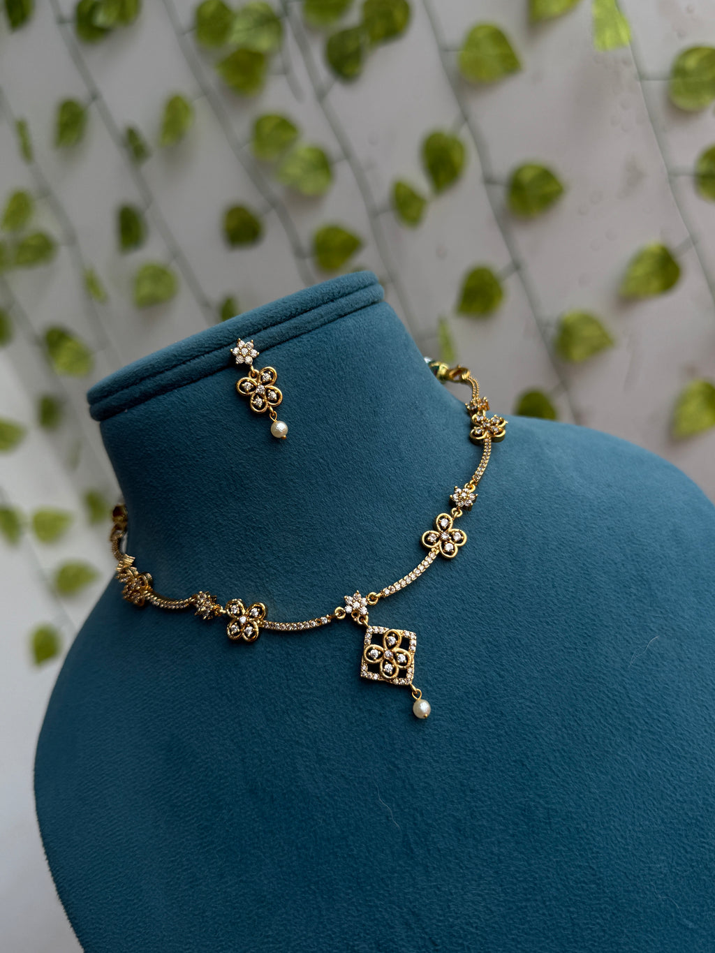 Ns864 flowers white stones pearl bead short neckset with back push earrings
